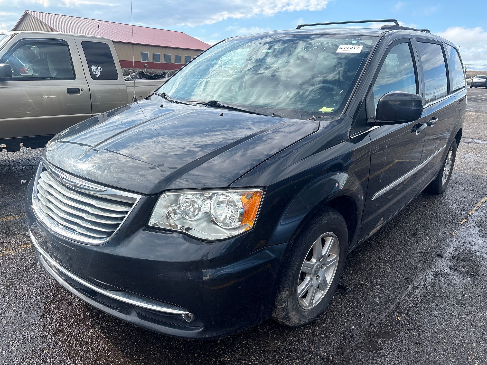 2012 CHRYSLER TOWN COUNTRY - Image 1