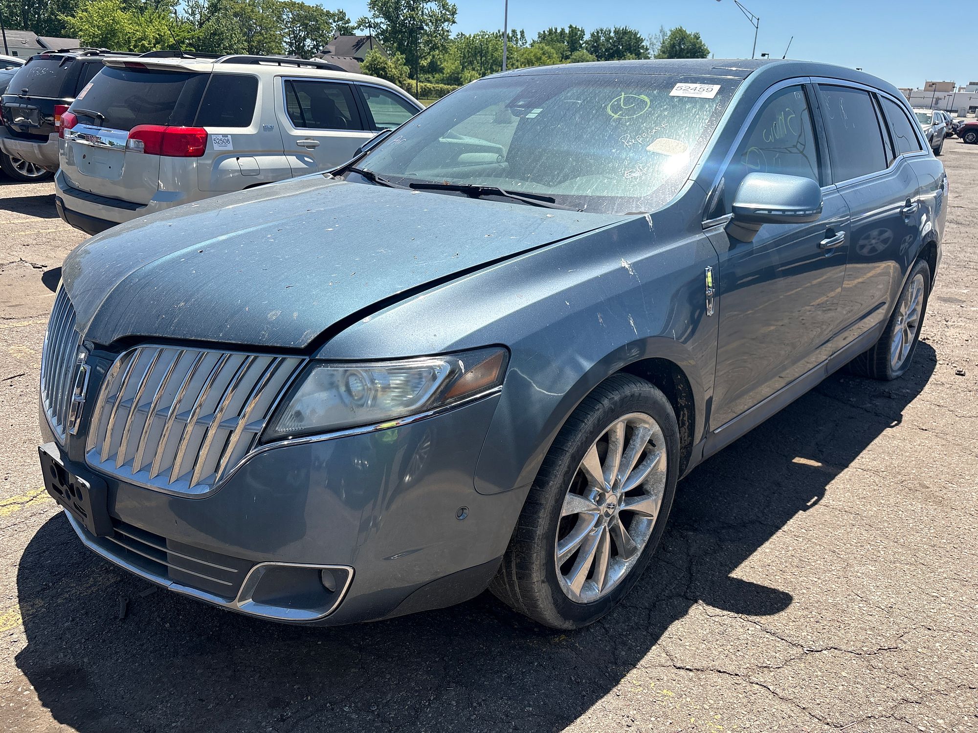 2010 LINCOLN MKT - Image 1