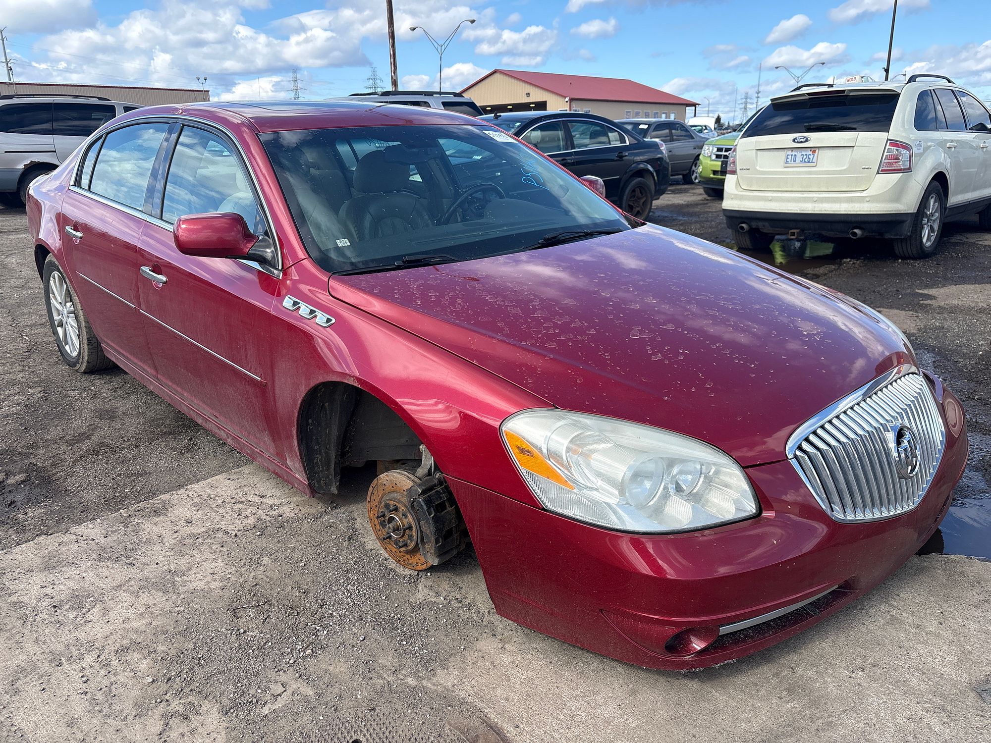 2010 BUICK LUCERNE - Image 2