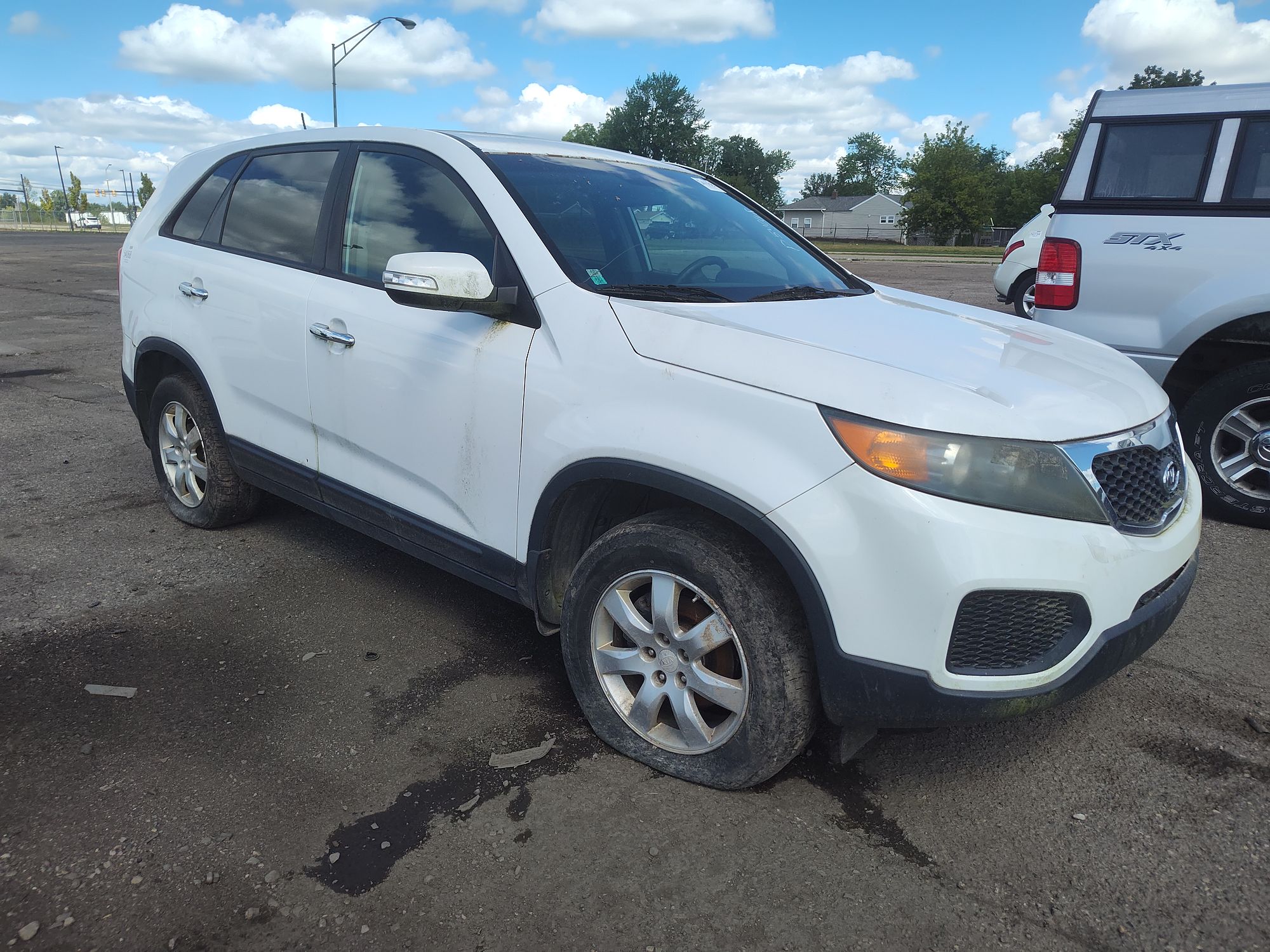 2011 KIA SORENTO - Image 4