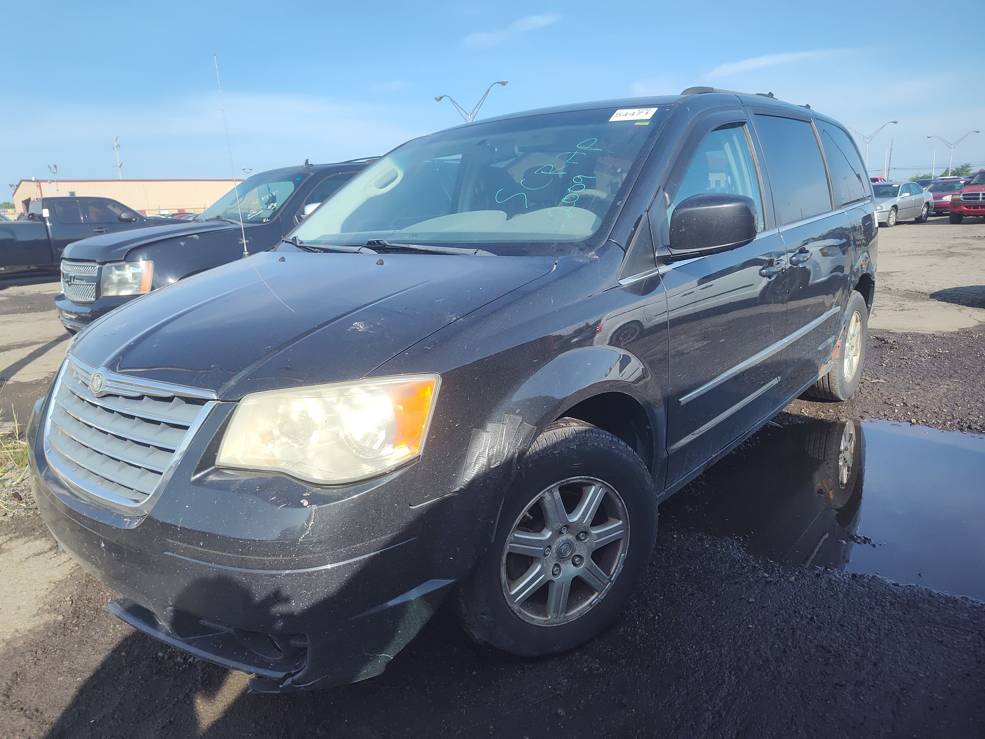 2009 CHRYSLER TOWN COUNTRY - Image 1