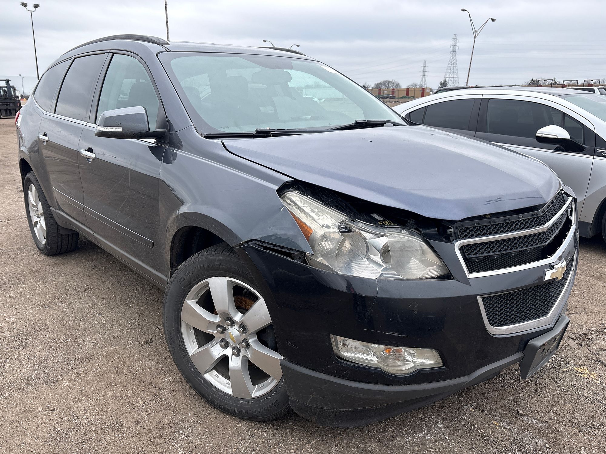 2012 CHEVROLET TRAVERSE - Image 2