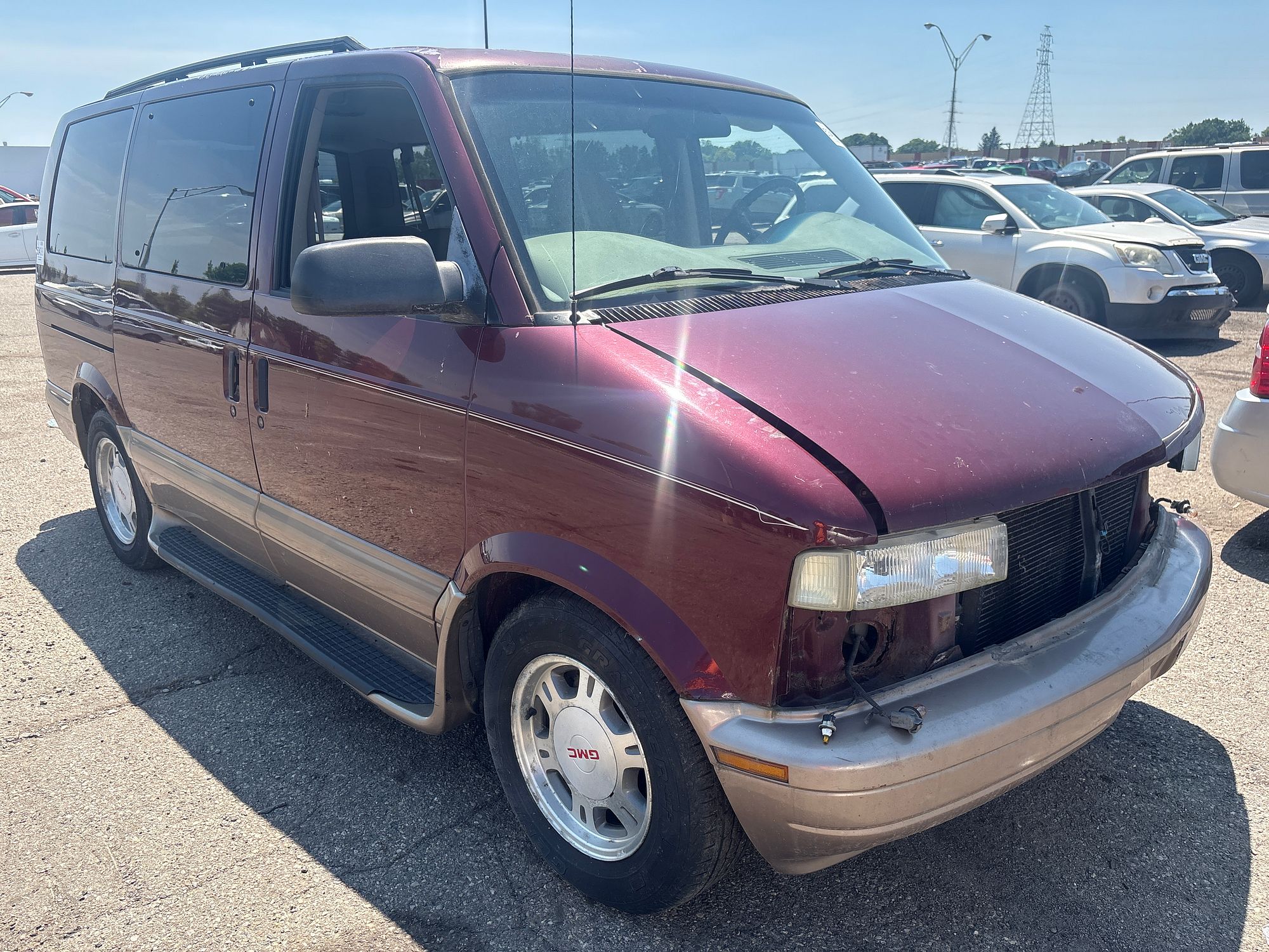 2003 GMC SAFARI - Image 2