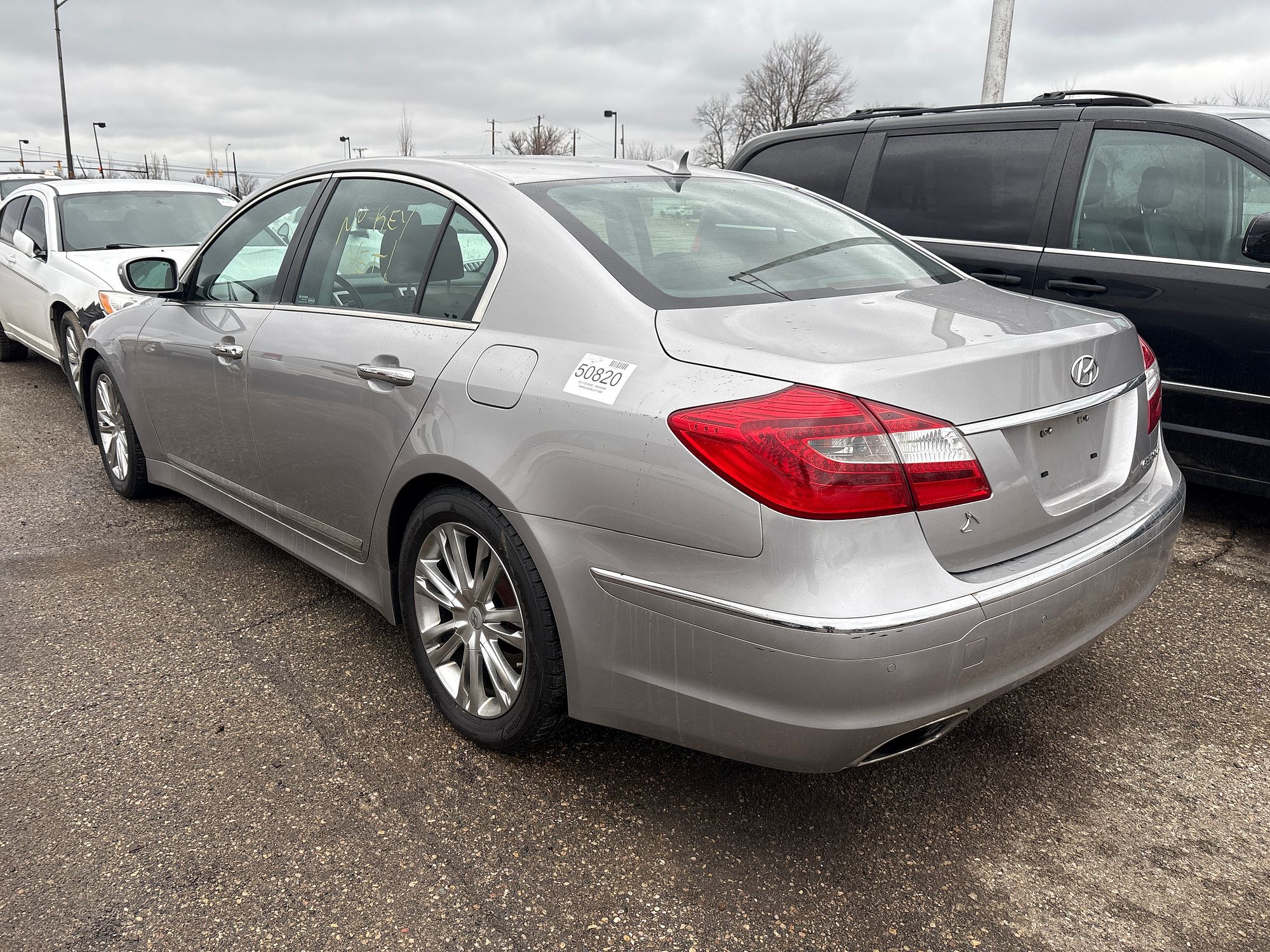 2012 HYUNDAI GENESIS - Image 4