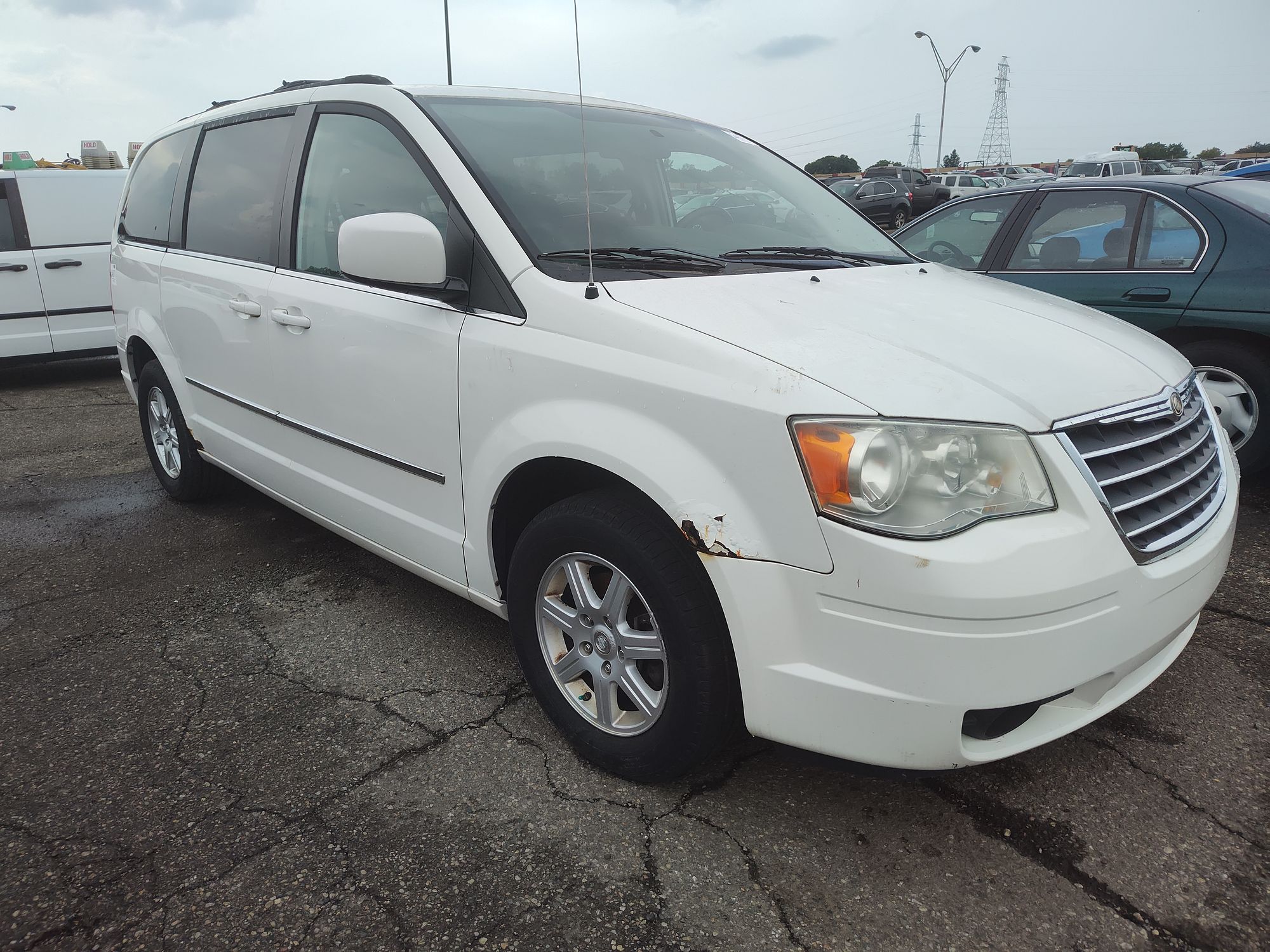 2010 CHRYSLER TOWN COUNTRY - Image 2
