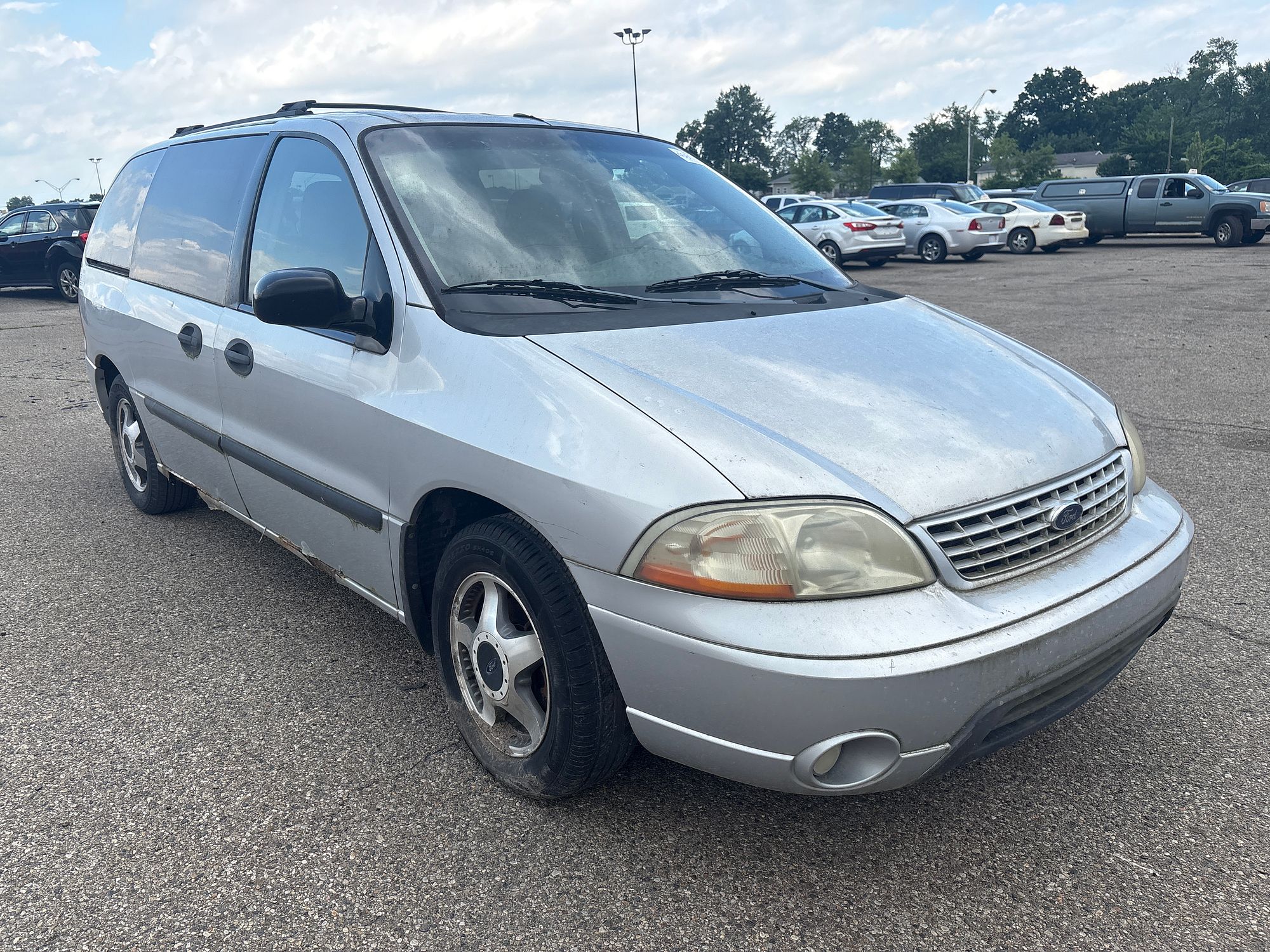 2002 FORD WINDSTAR - Image 2
