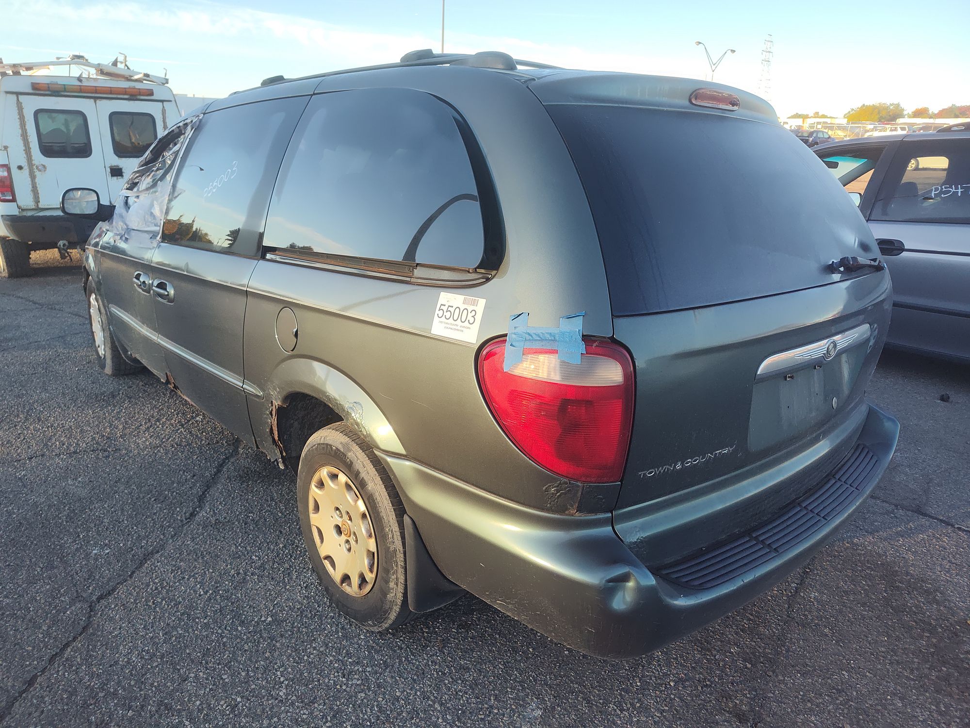 2002 CHRYSLER TOWN COUNTRY - Image 4