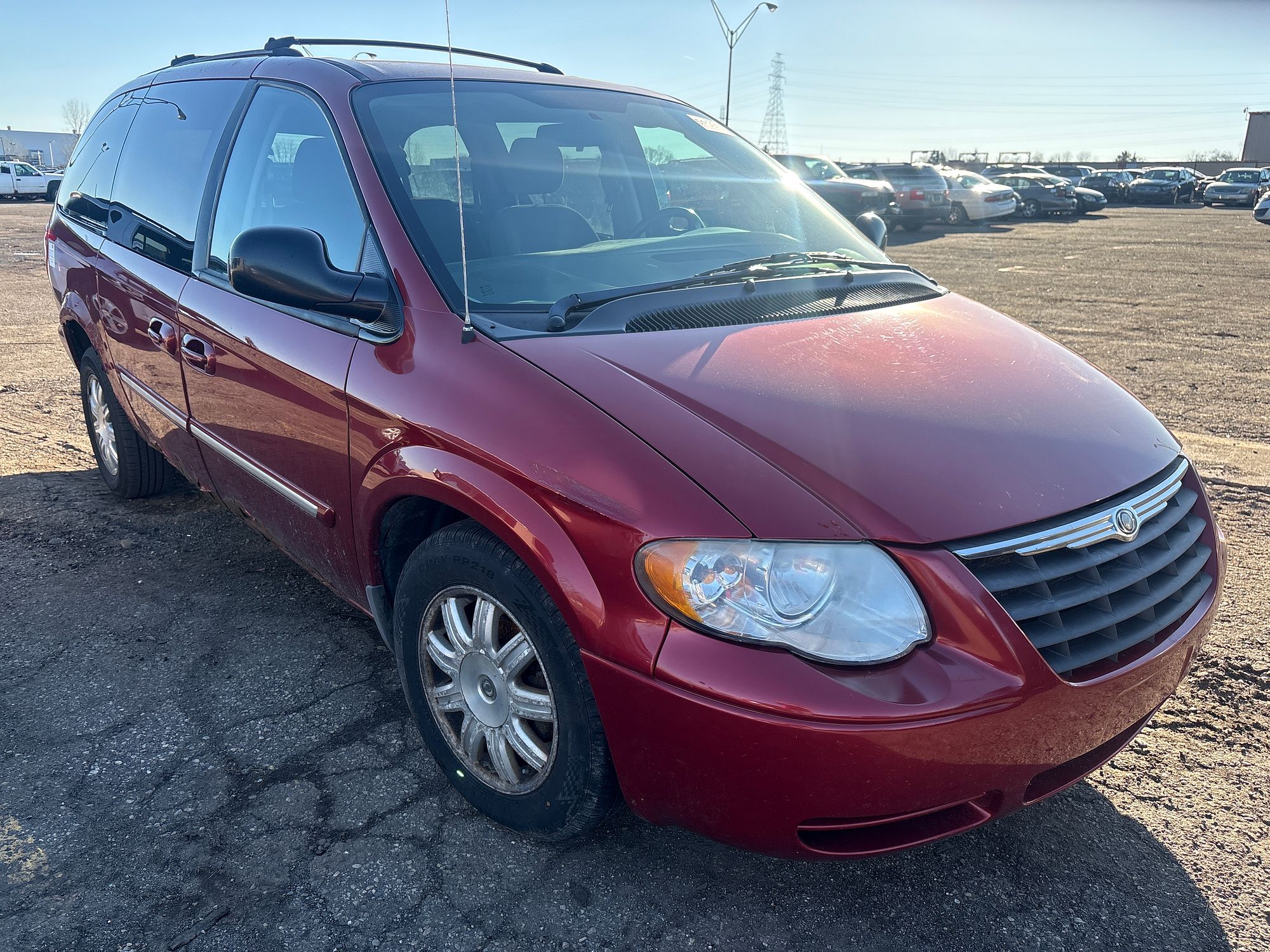 2007 CHRYSLER TOWN COUNTRY - Image 2