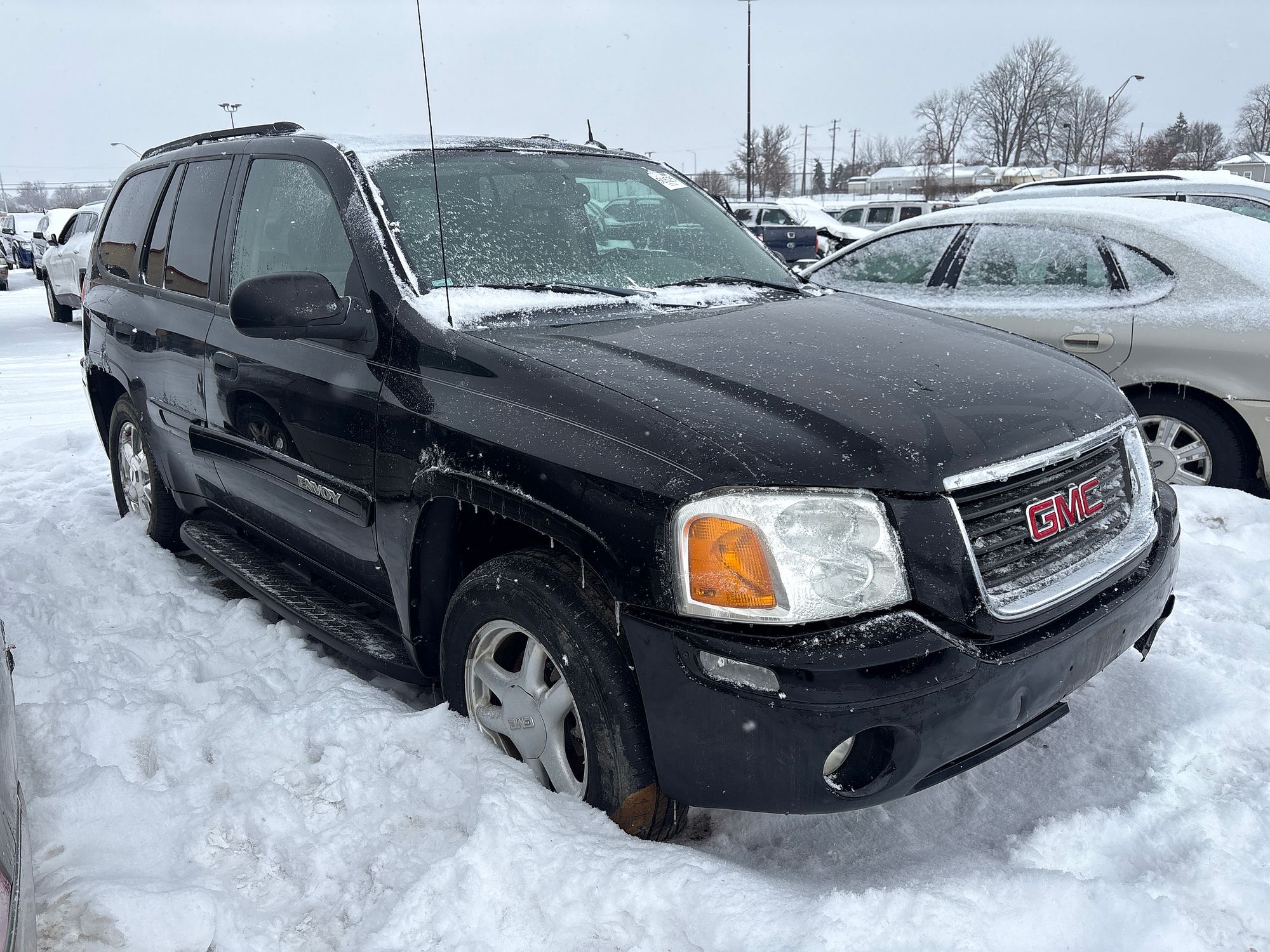 2005 GMC ENVOY - Image 2