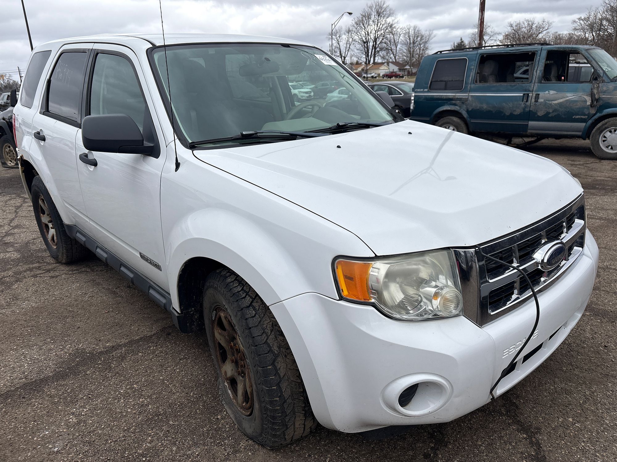 2008 FORD ESCAPE - Image 2