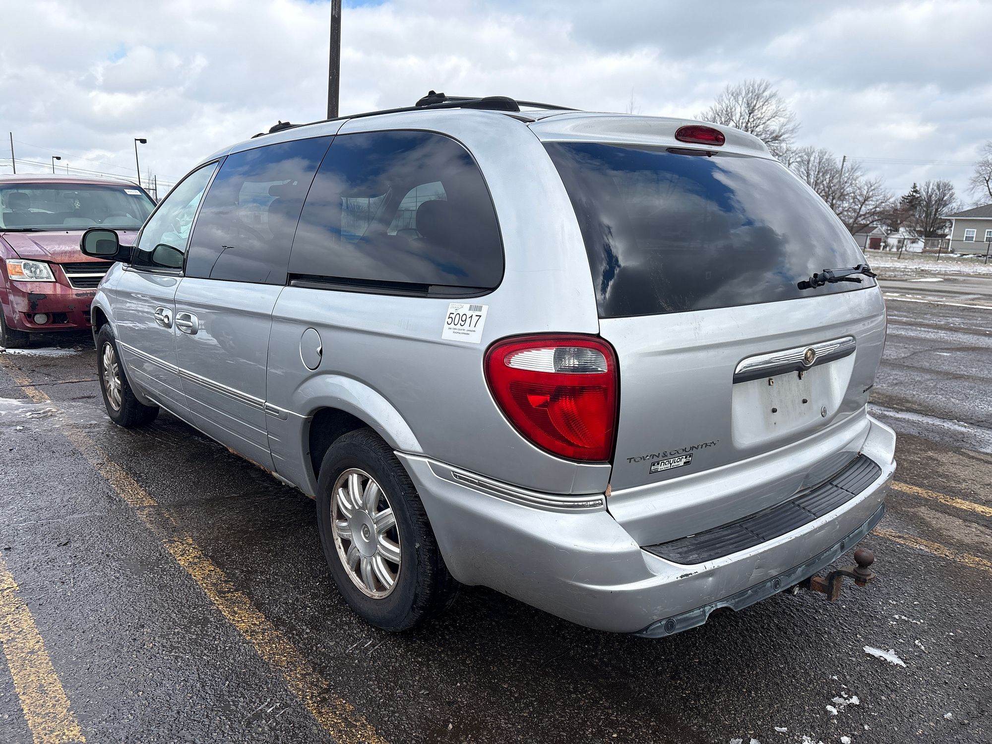 2005 CHRYSLER TOWN COUNTRY - Image 4