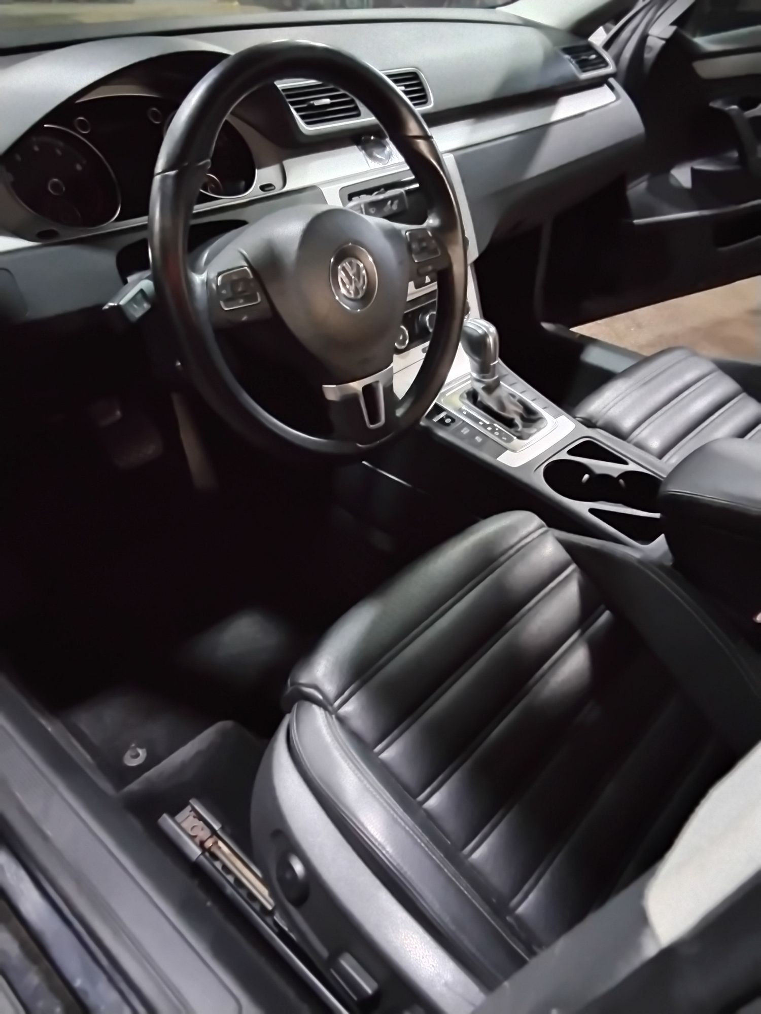 2012 VOLKSWAGEN CC - Image 5