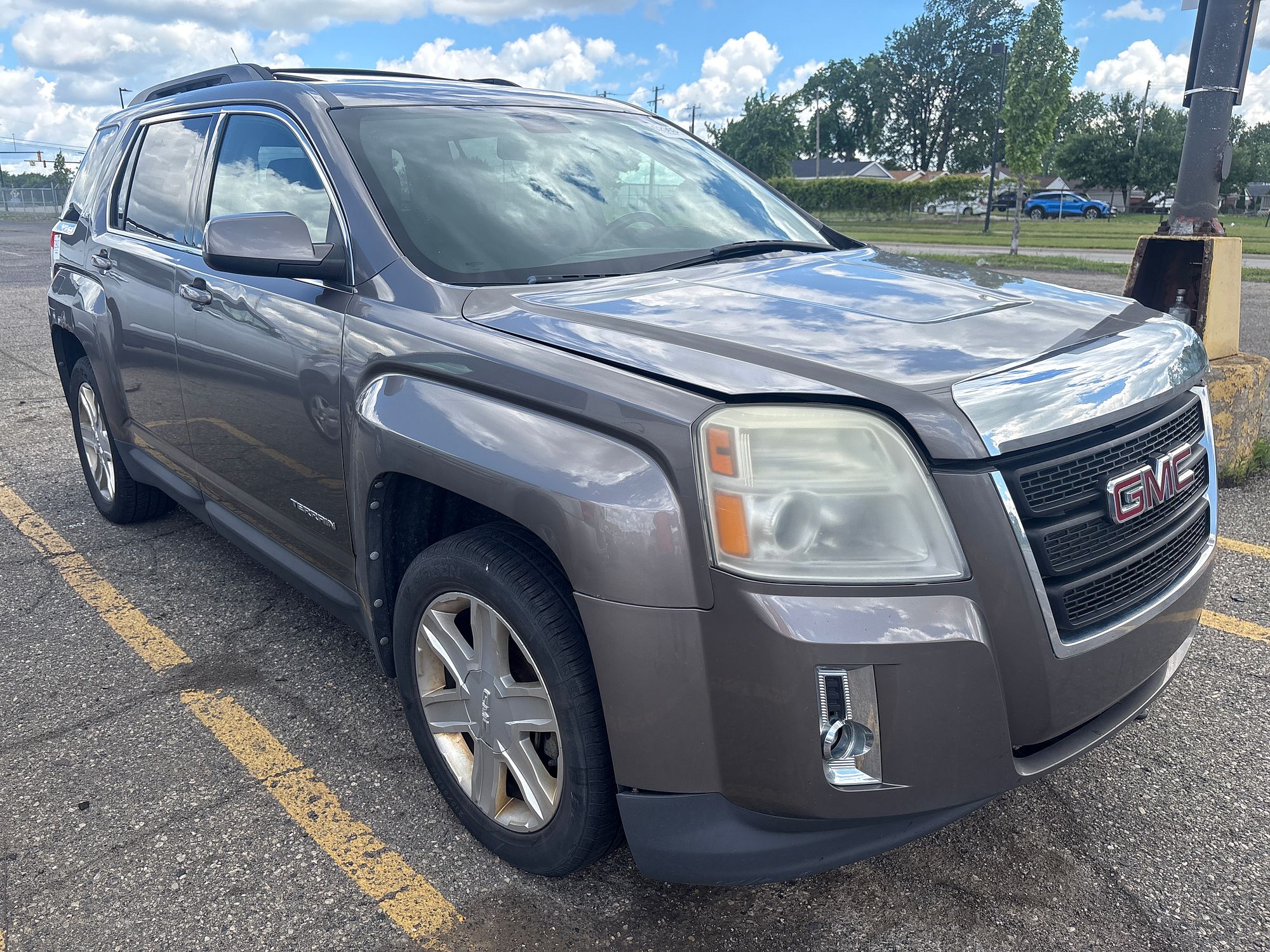 2010 GMC TERRAIN - Image 2