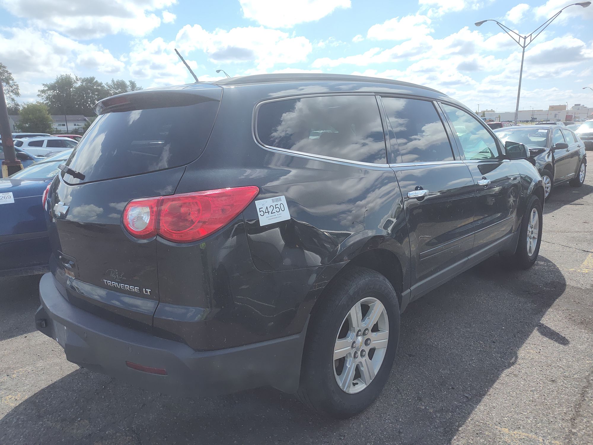 2010 CHEVROLET TRAVERSE - Image 3