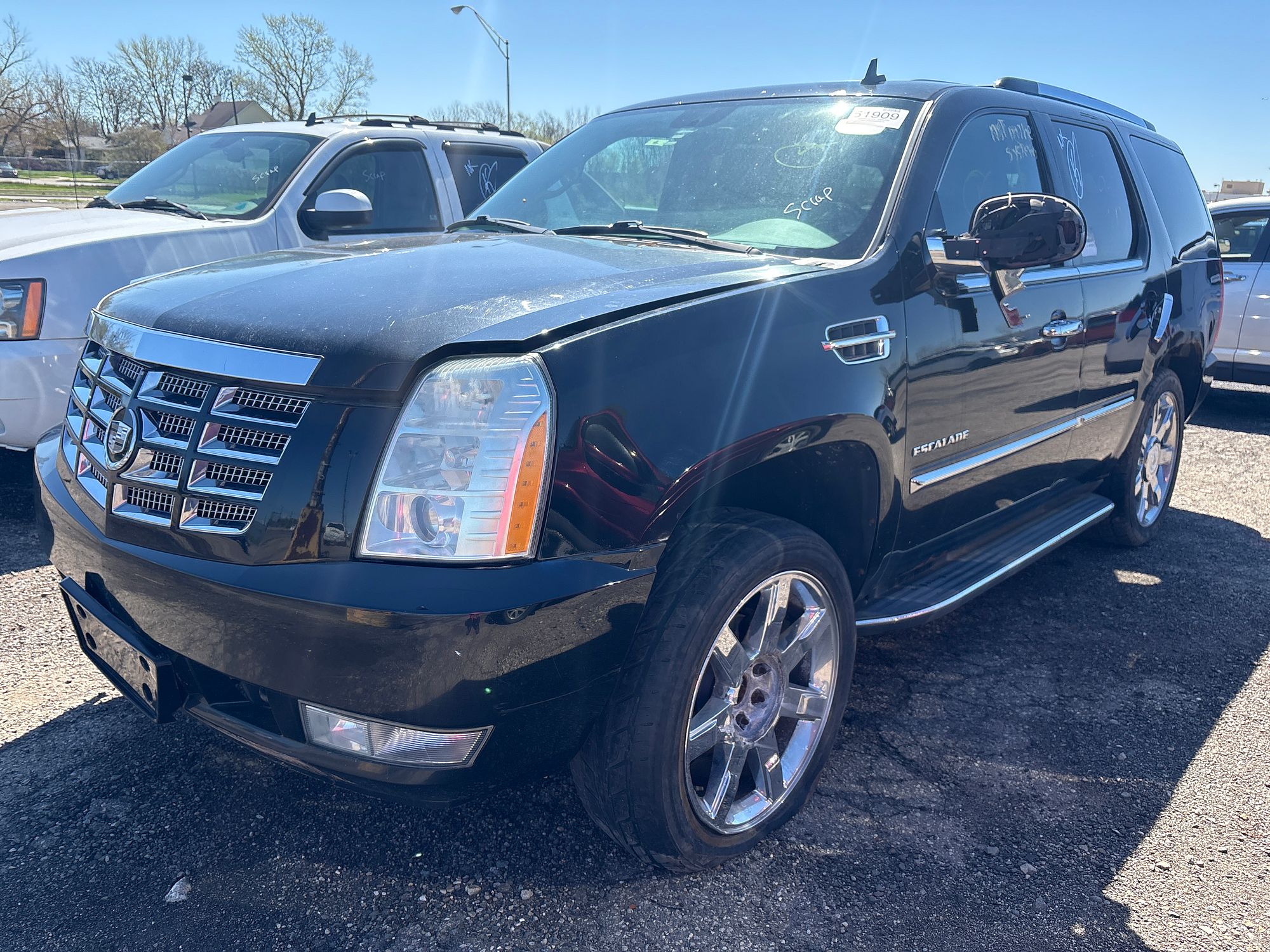 2010 CADILLAC ESCALADE - Image 1