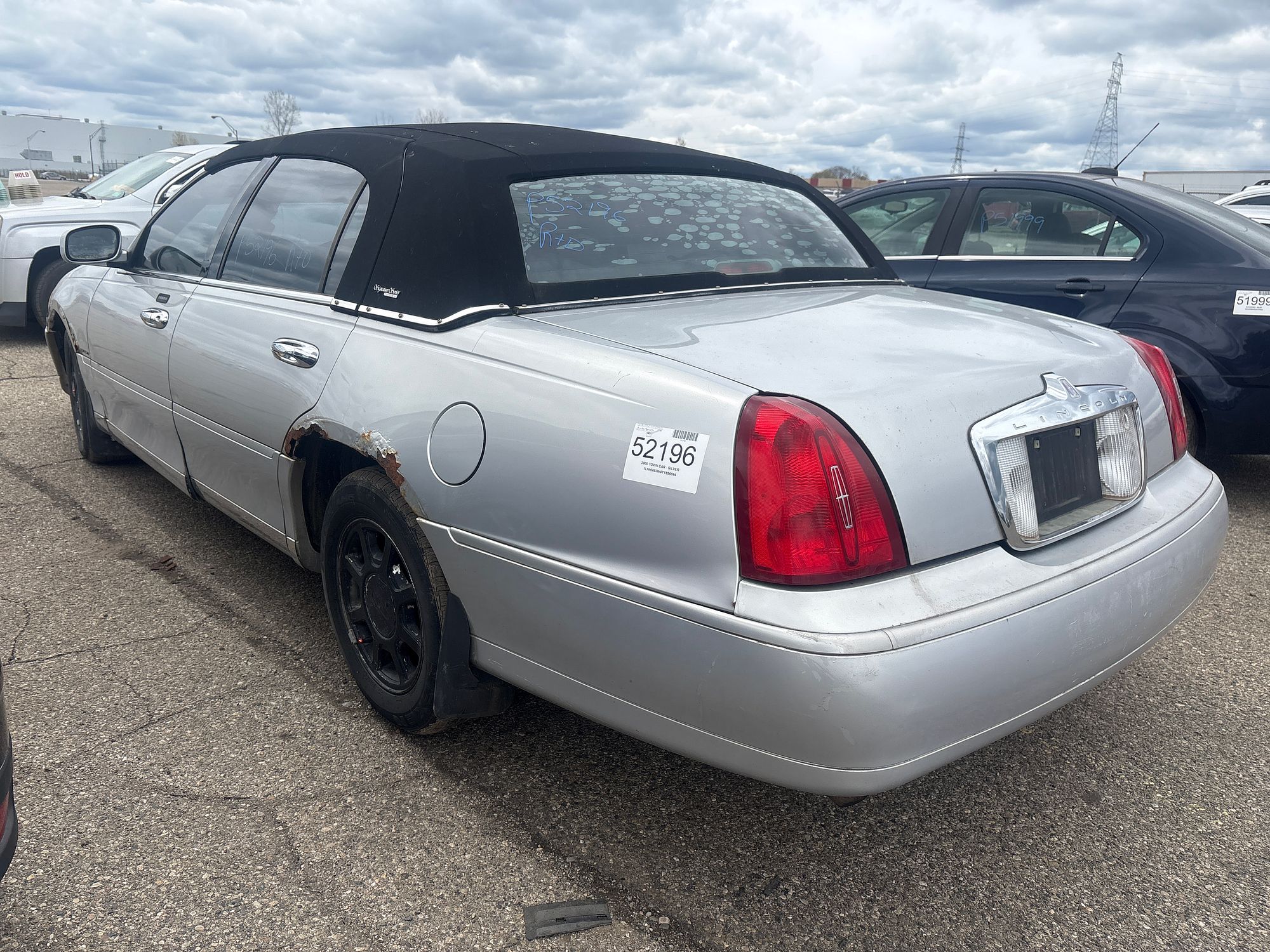 2000 LINCOLN TOWN CAR - Image 4