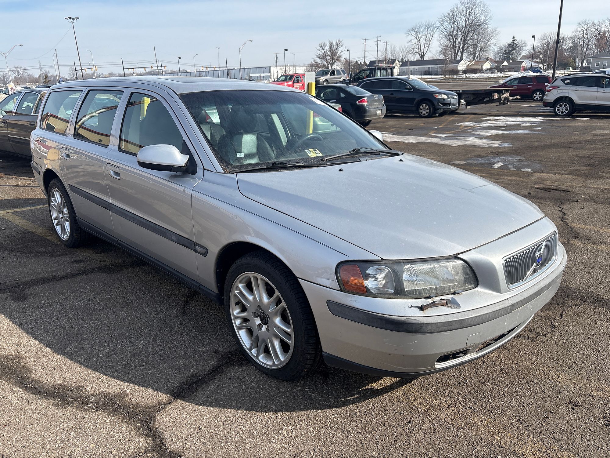 2002 VOLVO V70 - Image 2