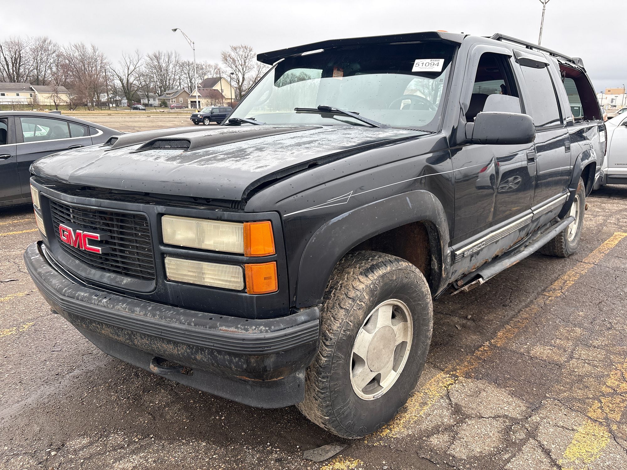 1998 GMC SUBURBAN 1500 - Image 1