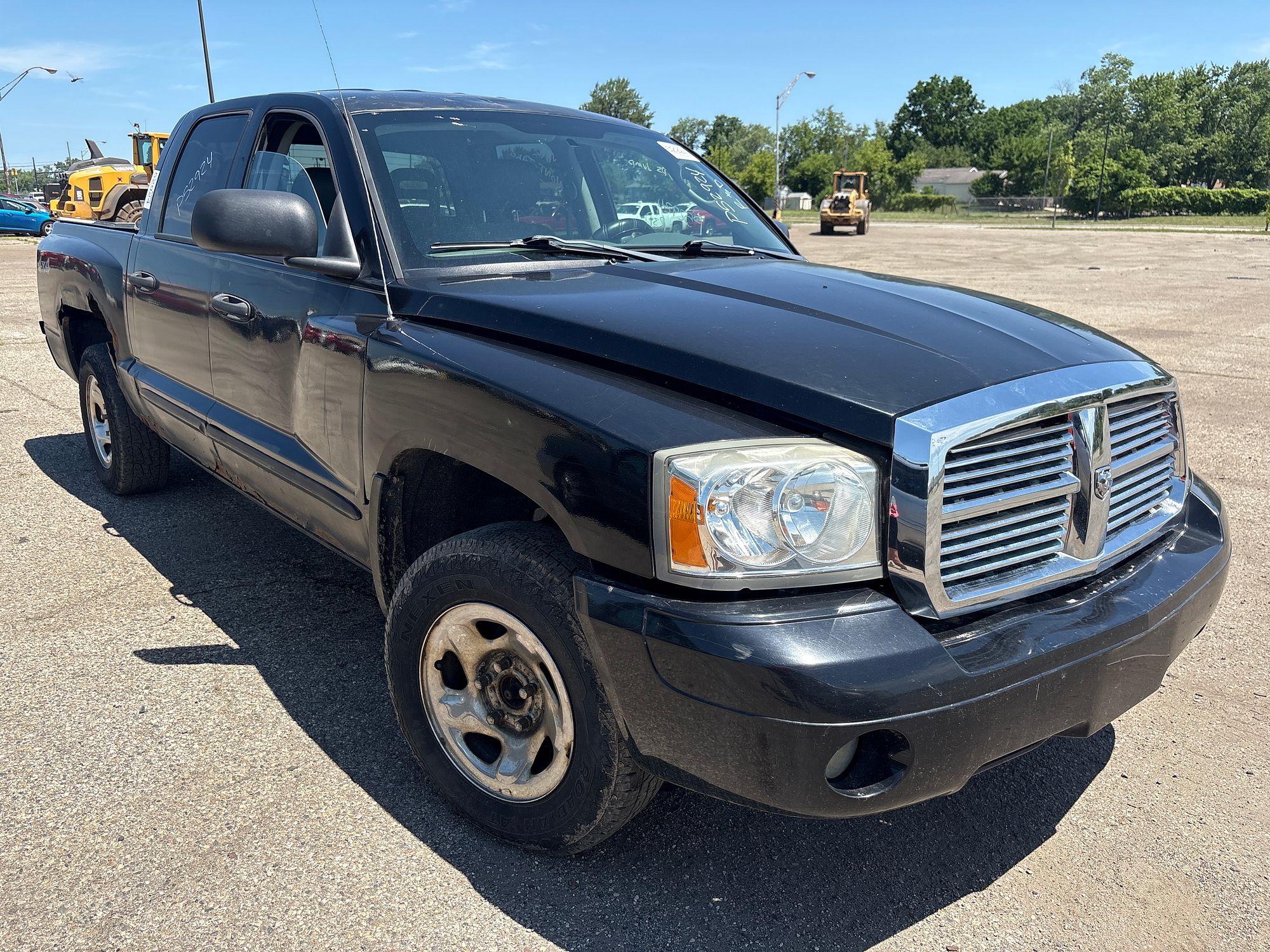 2005 DODGE DAKOTA - Image 2