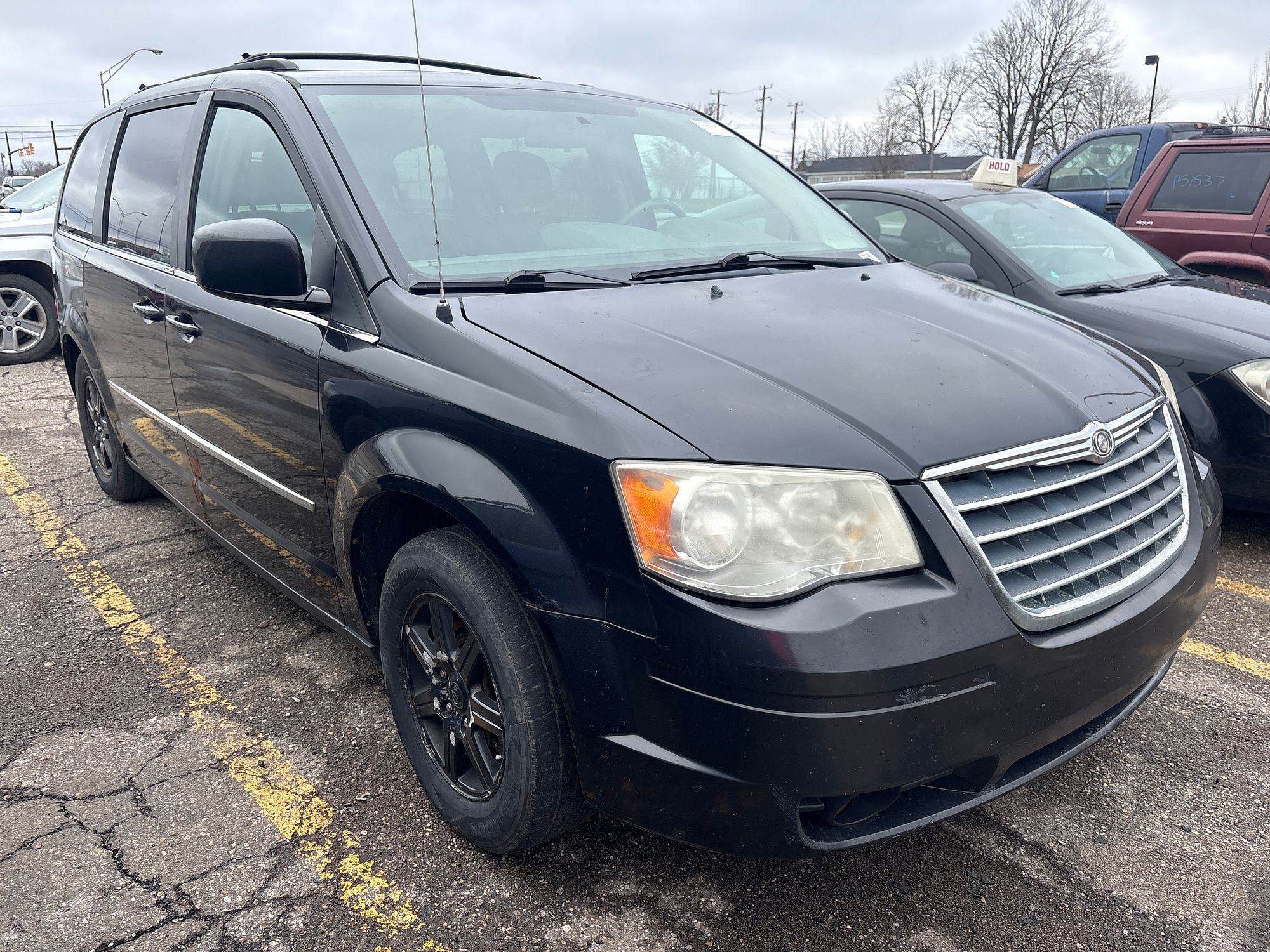 2010 CHRYSLER TOWN COUNTRY - Image 2