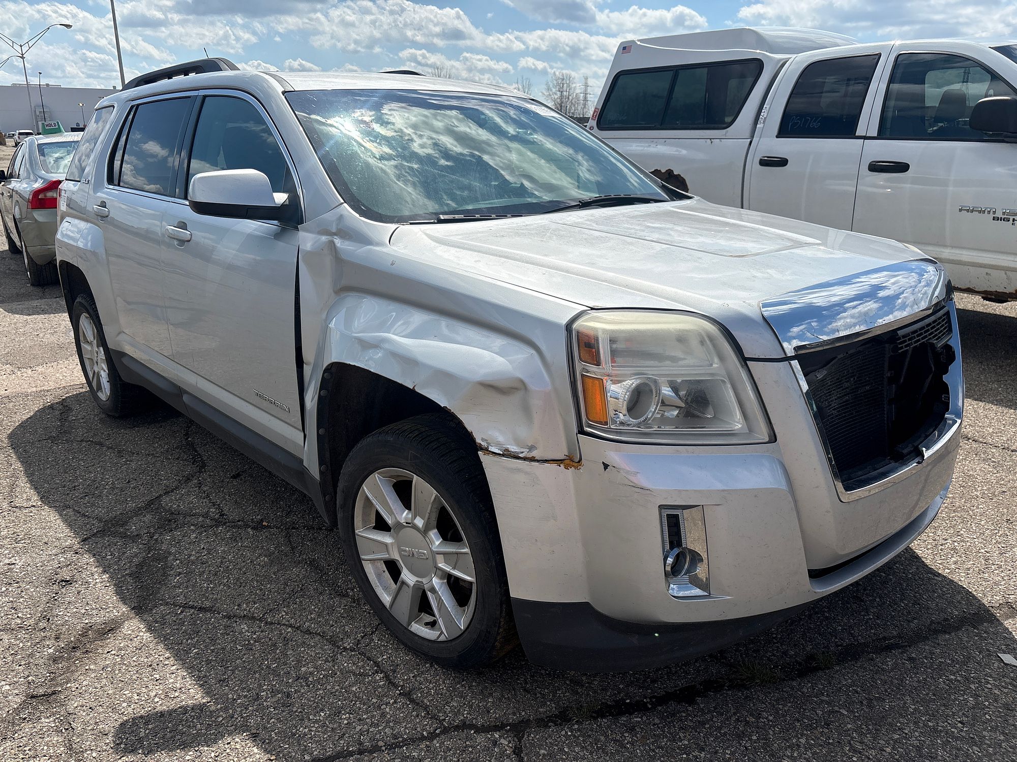 2011 GMC TERRAIN - Image 2