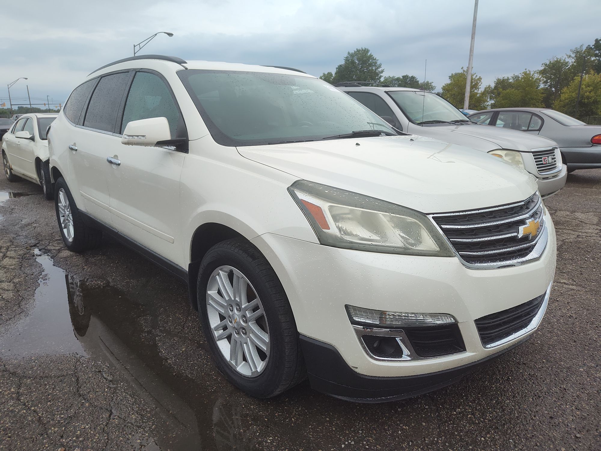 2015 CHEVROLET TRAVERSE - Image 2