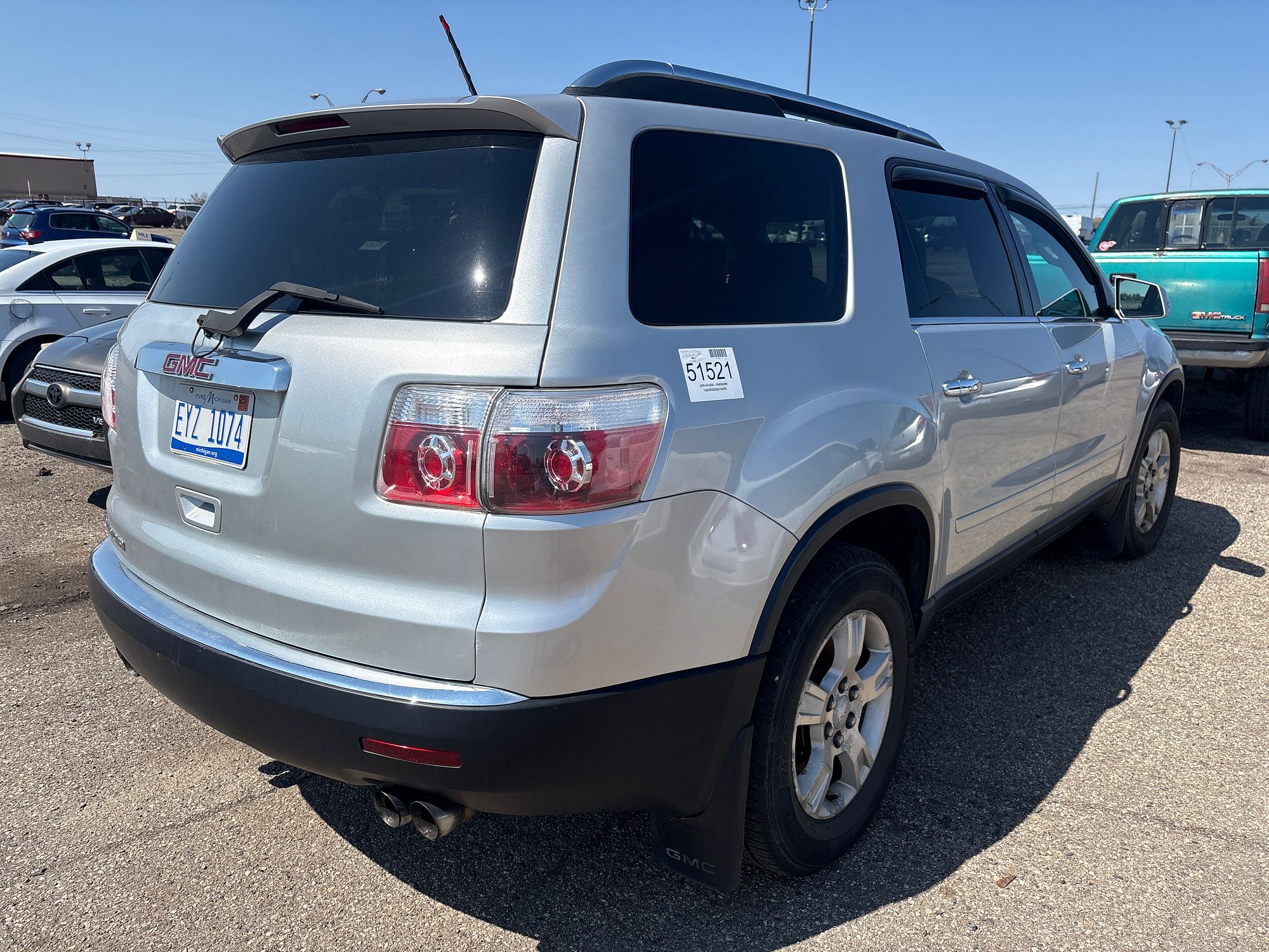 2009 GMC ACADIA - Image 3