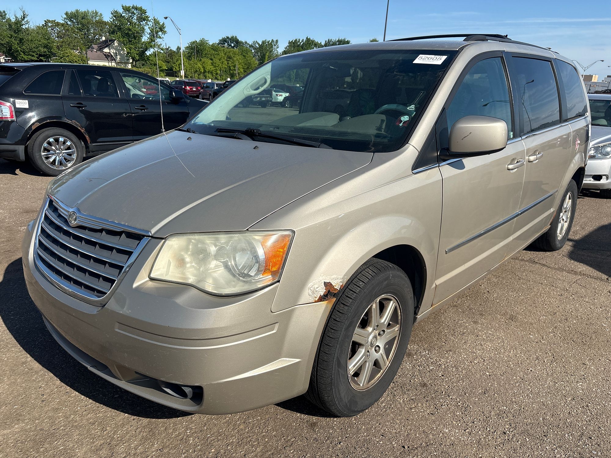 2009 CHRYSLER TOWN COUNTRY - Image 1