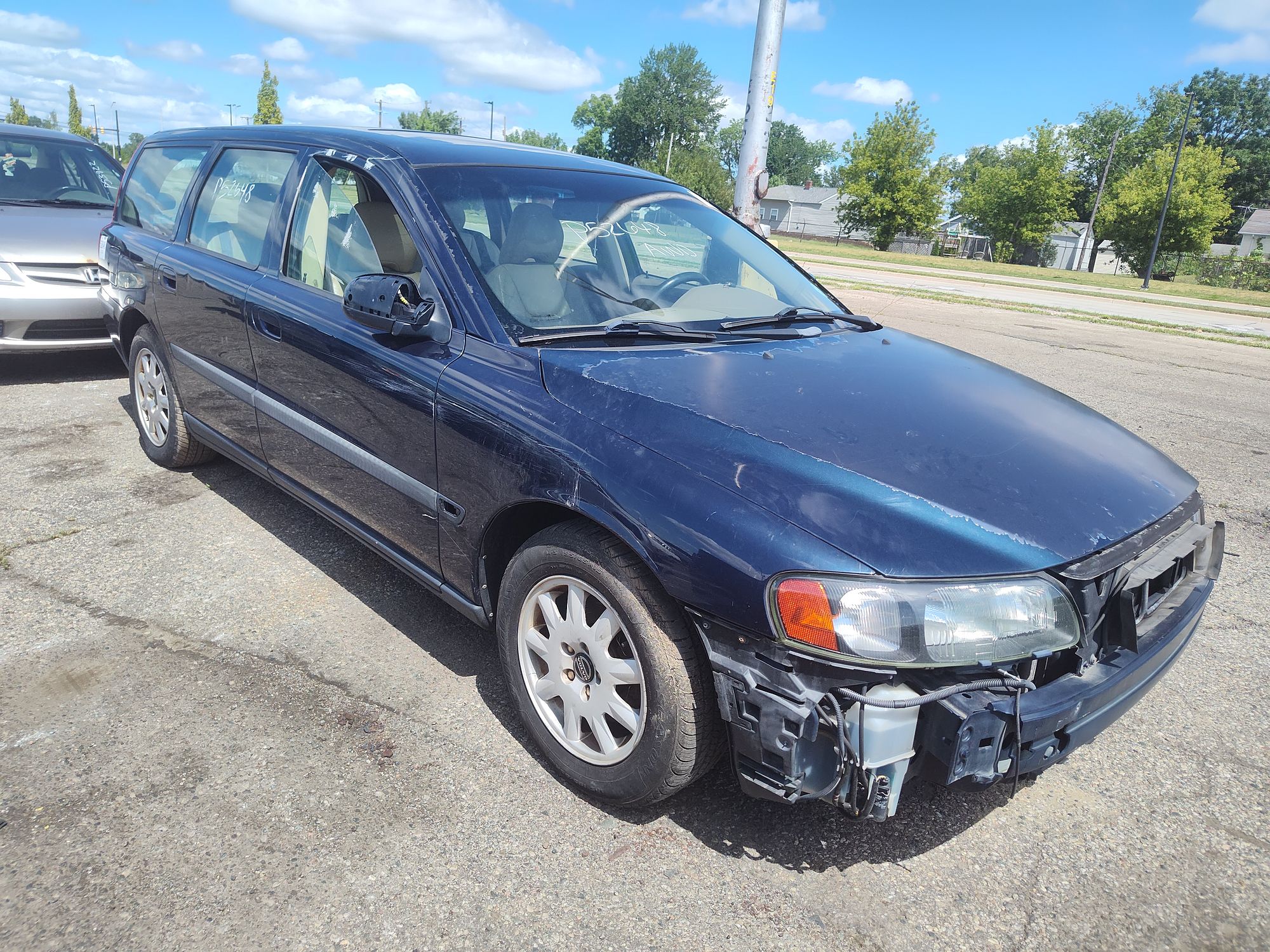 2003 VOLVO V70 - Image 2