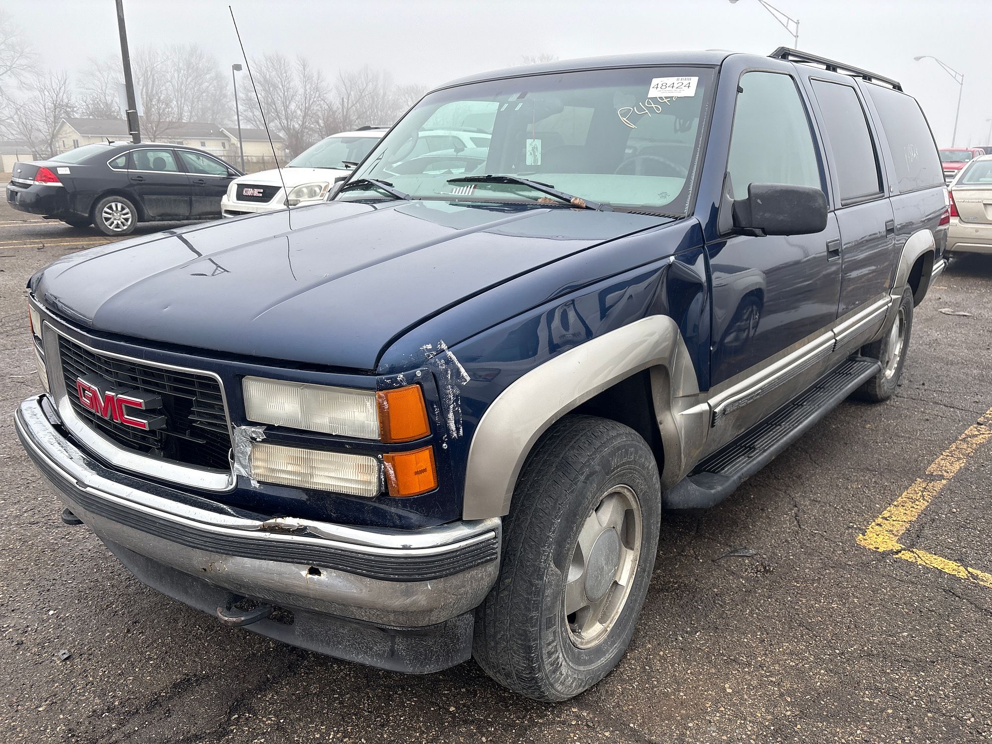 1998 GMC SUBURBAN 1500 - Image 1