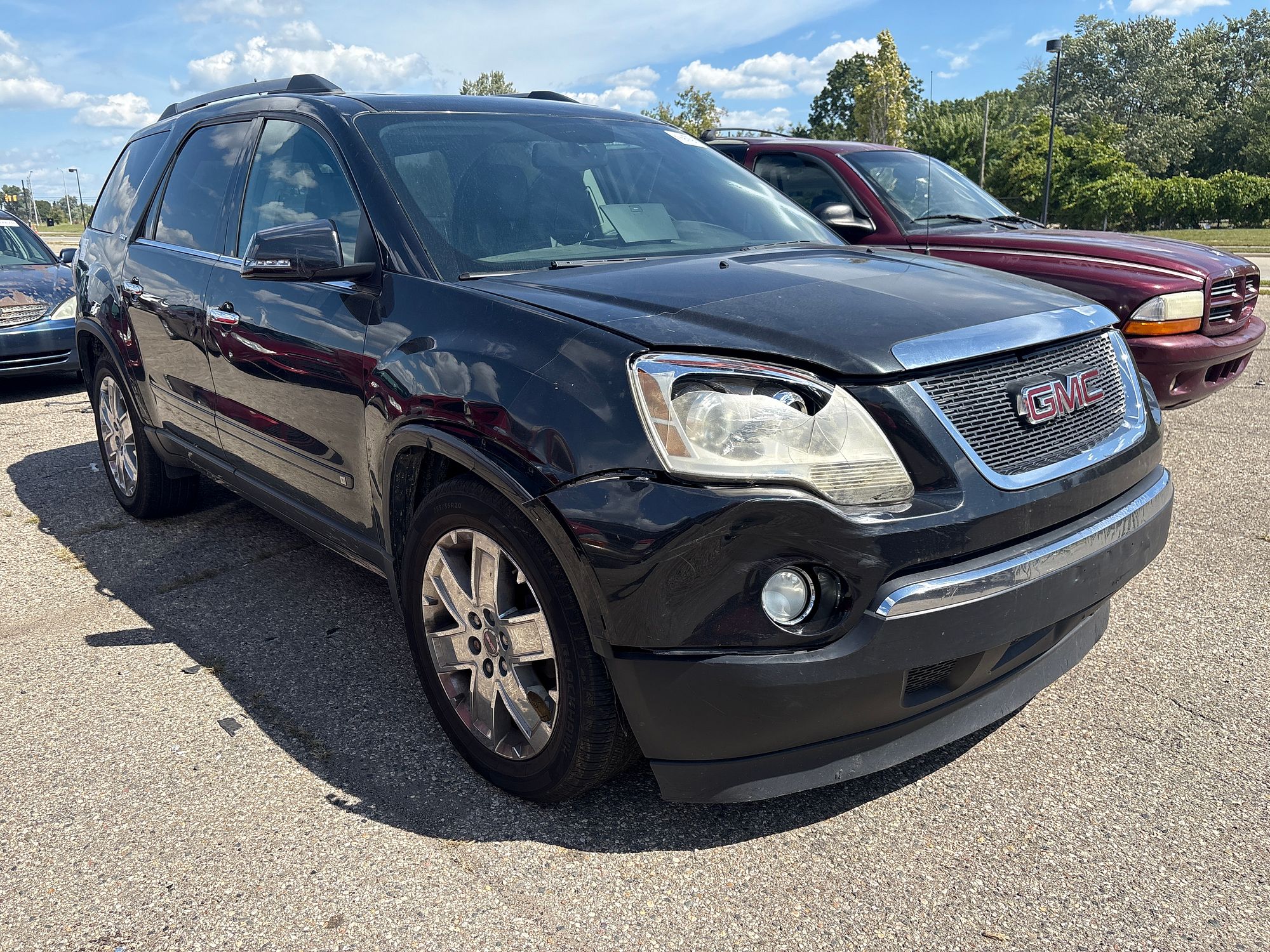 2010 GMC ACADIA - Image 2