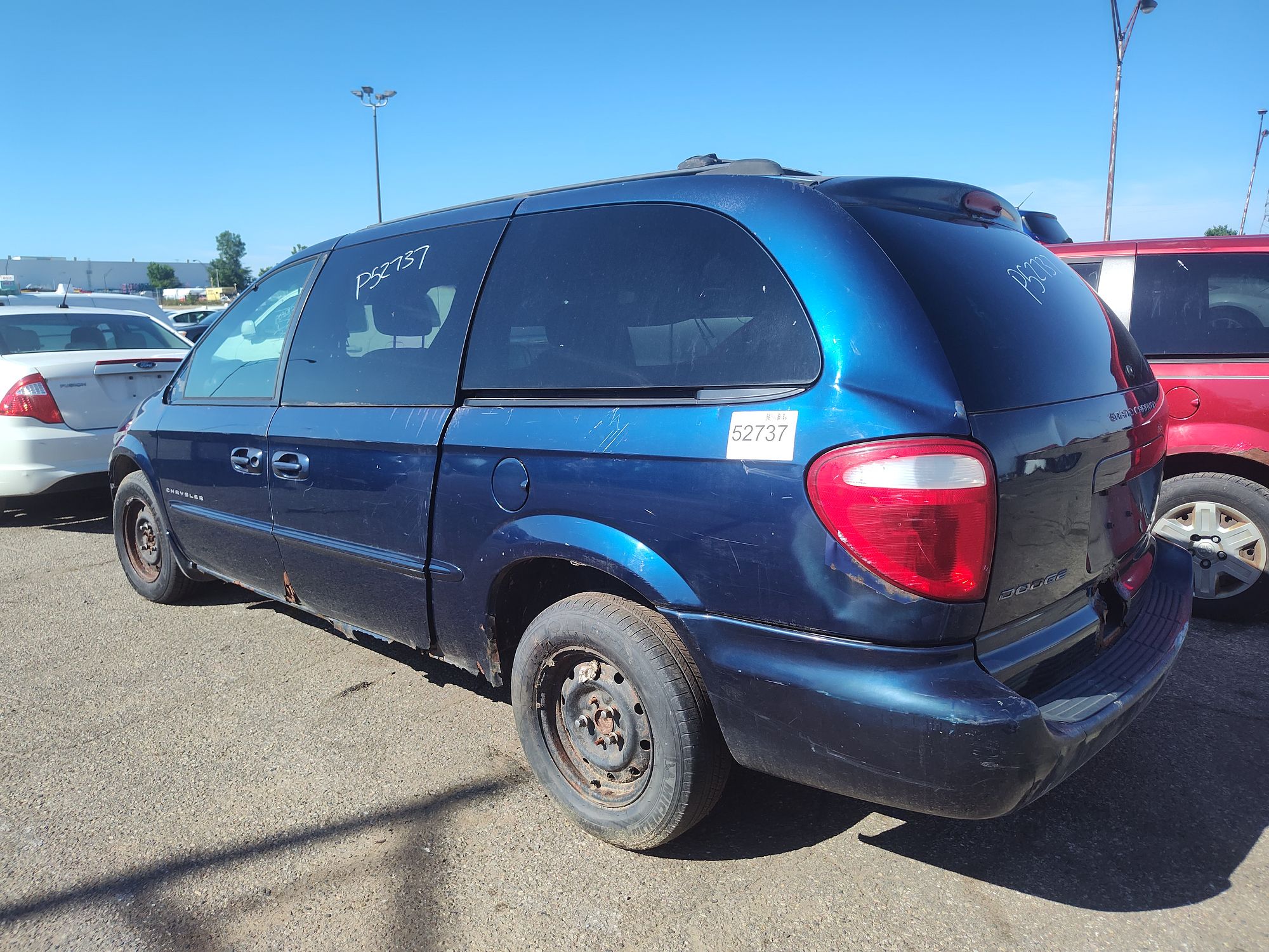2001 CHRYSLER TOWN COUNTRY - Image 4