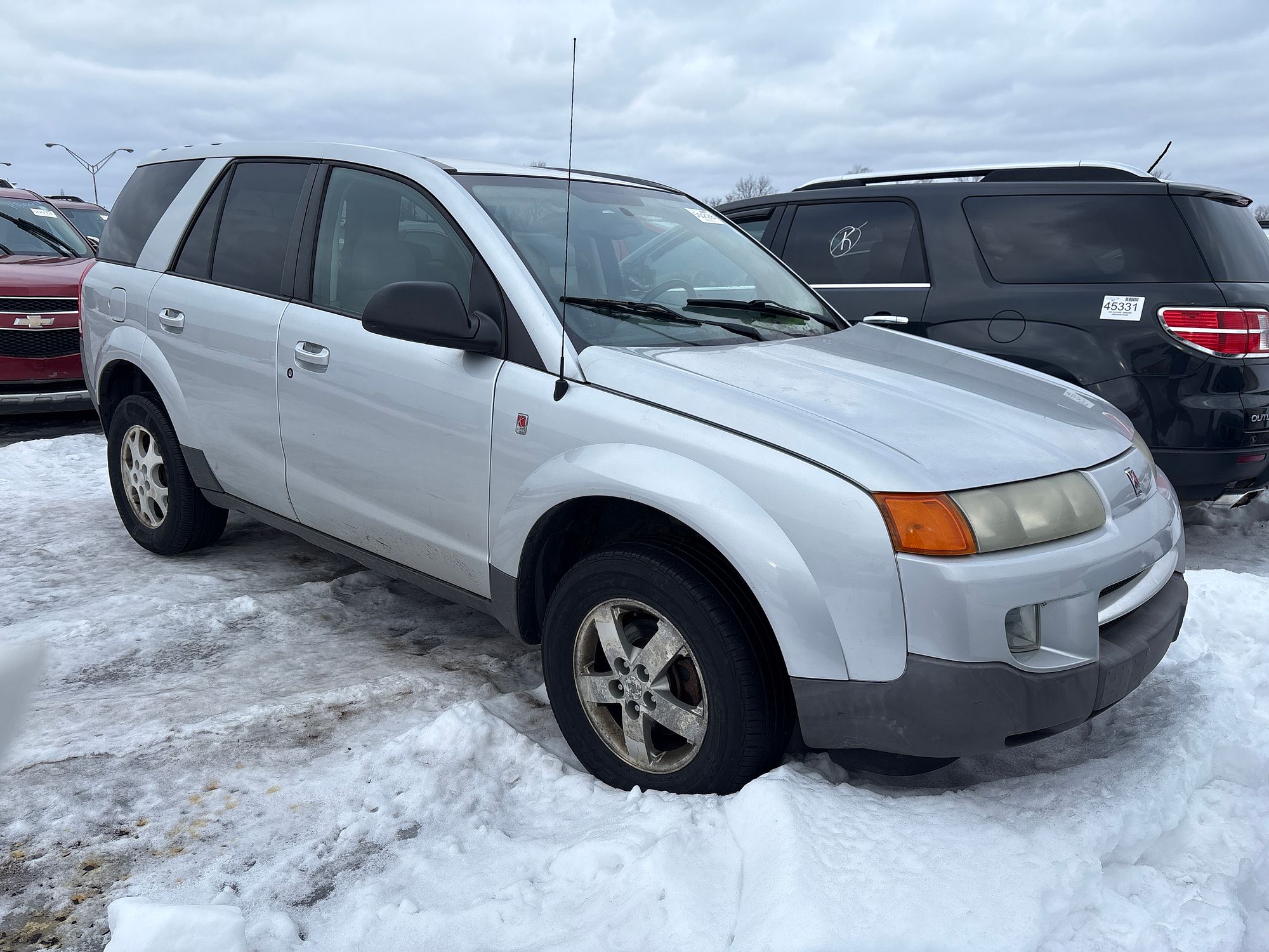 2004 SATURN VUE - Image 2