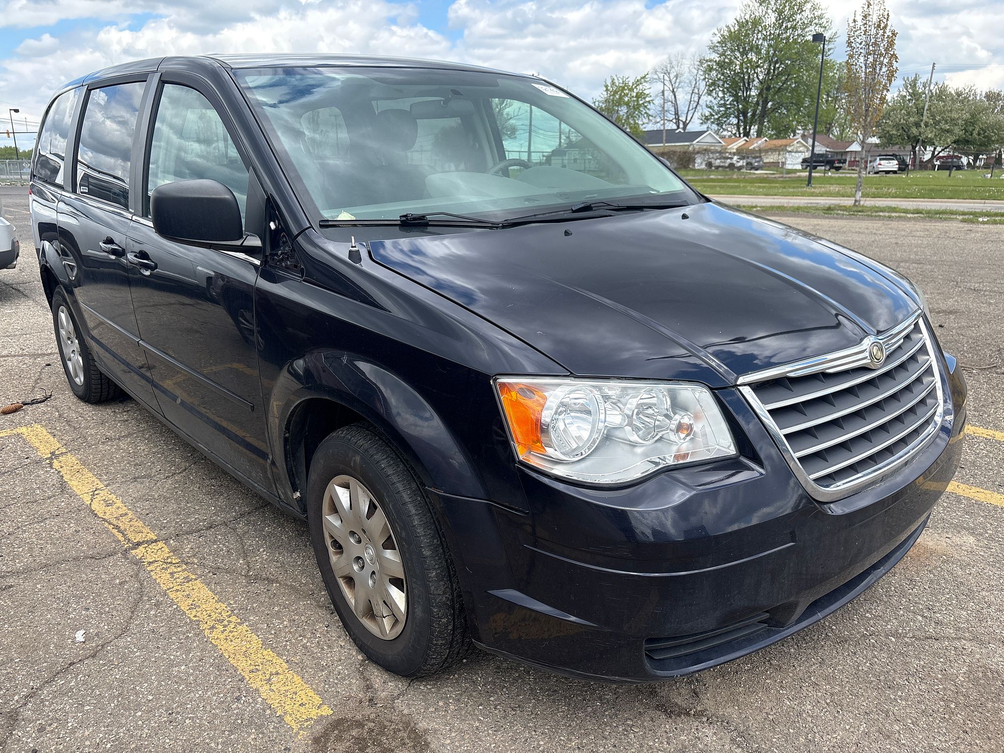 2010 CHRYSLER TOWN COUNTRY - Image 2