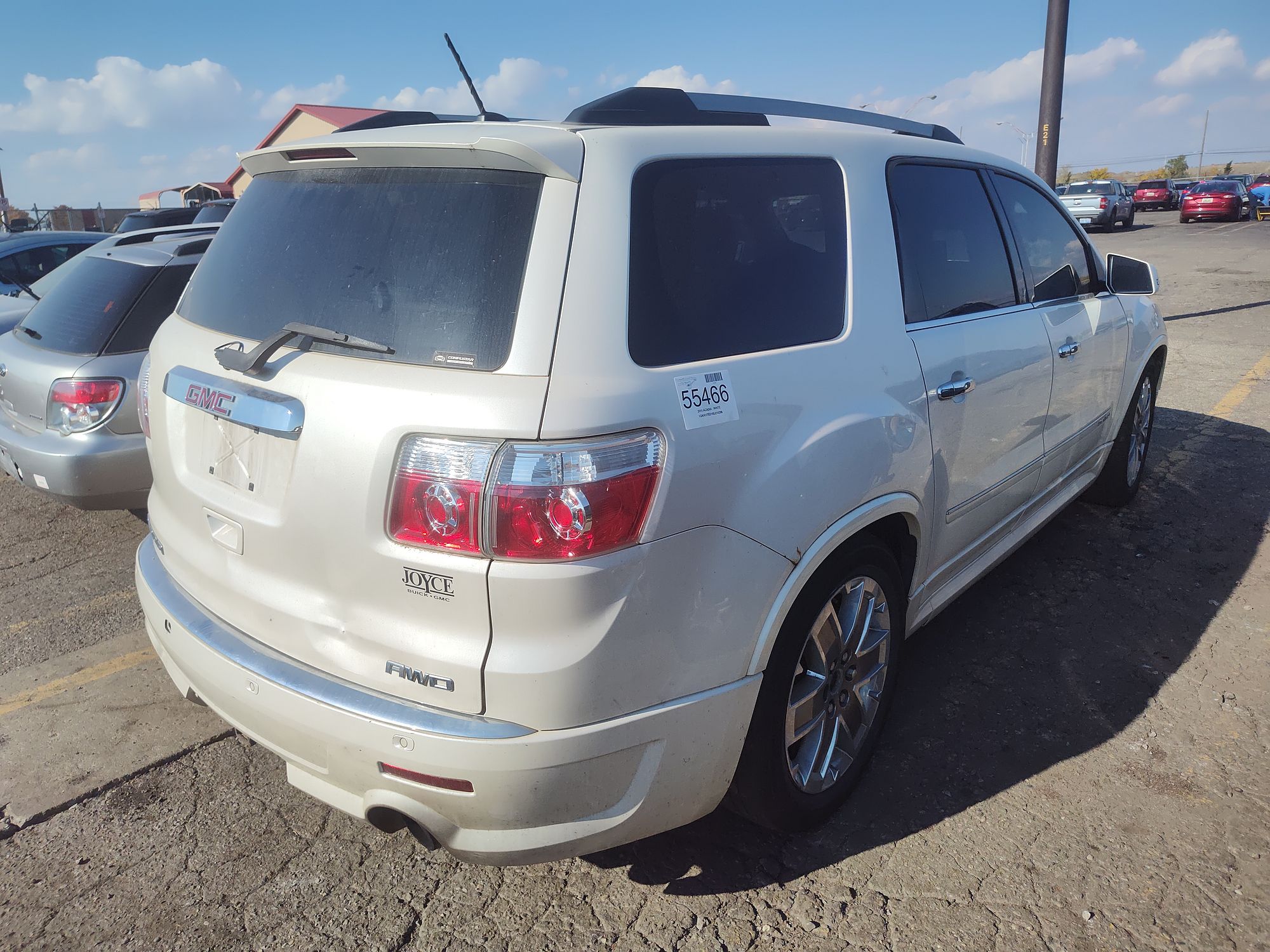 2011 GMC ACADIA - Image 3