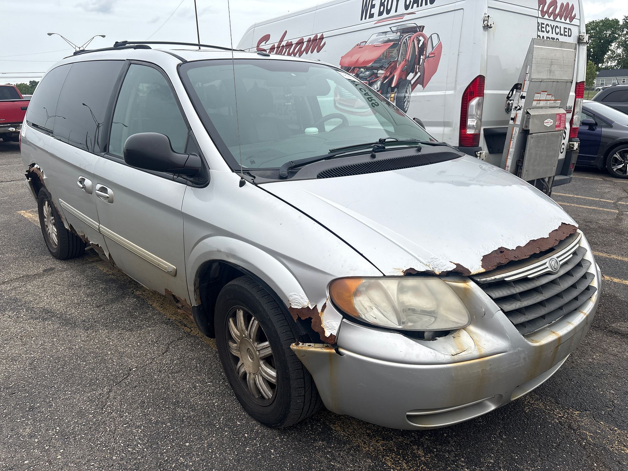 2006 CHRYSLER TOWN COUNTRY - Image 2