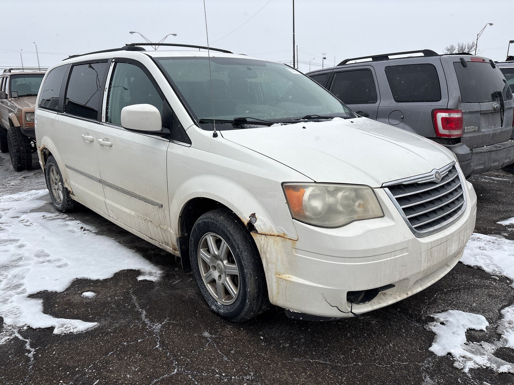 2010 CHRYSLER TOWN COUNTRY - Image 2