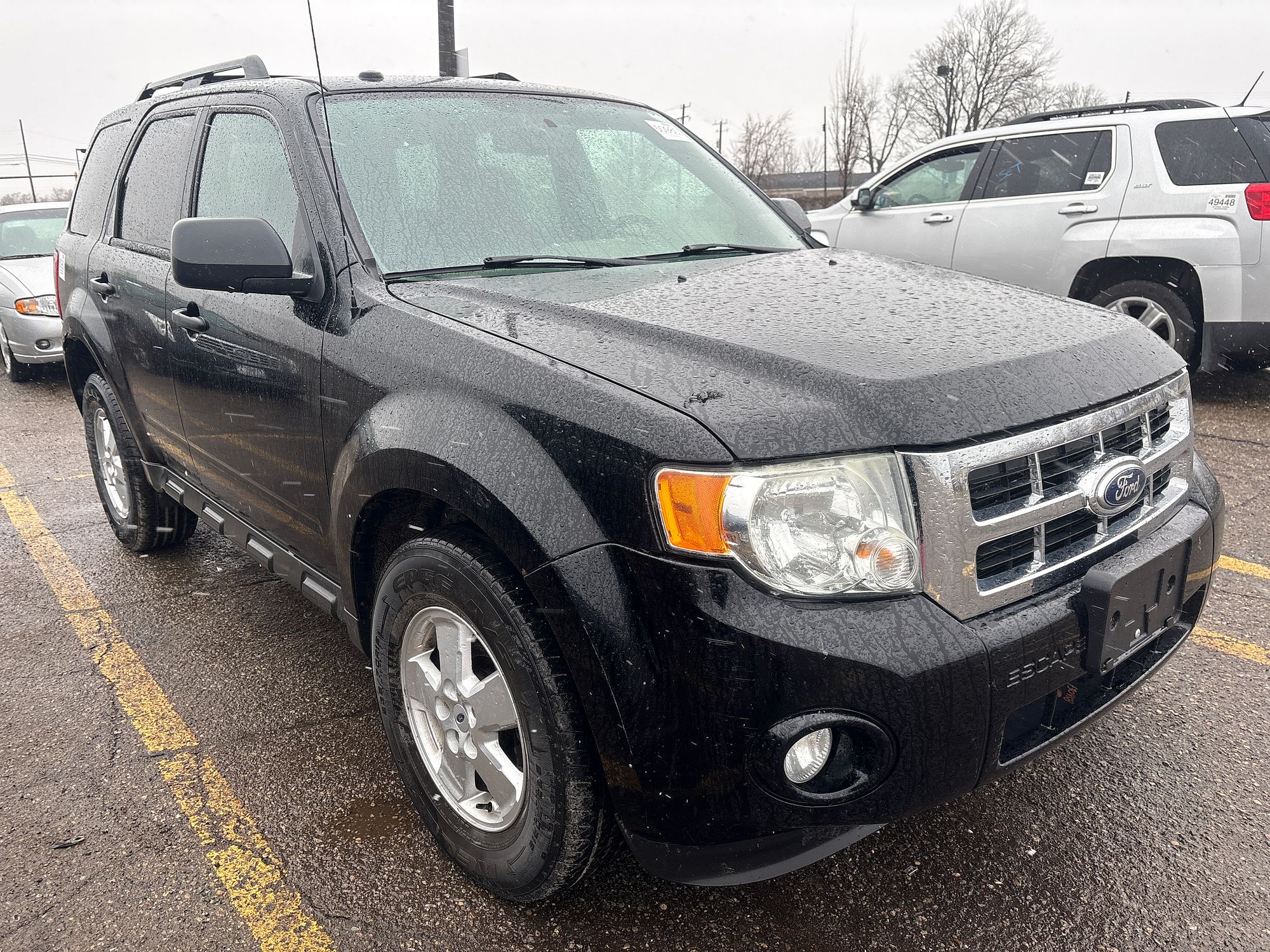 2010 FORD ESCAPE - Image 2