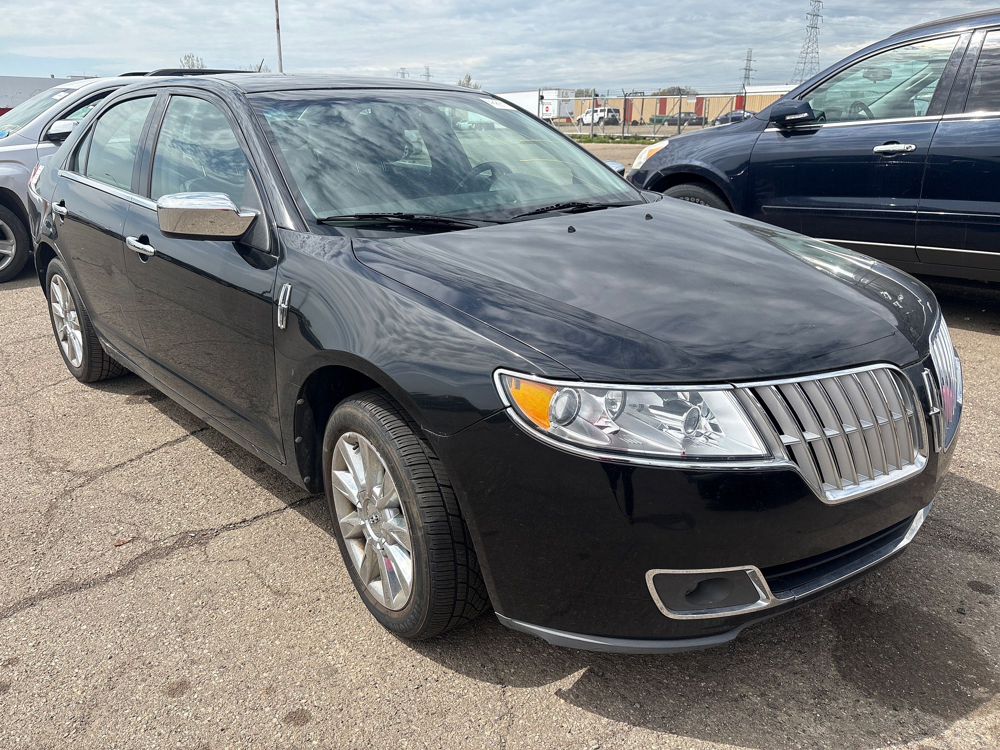 2012 LINCOLN MKZ - Image 2