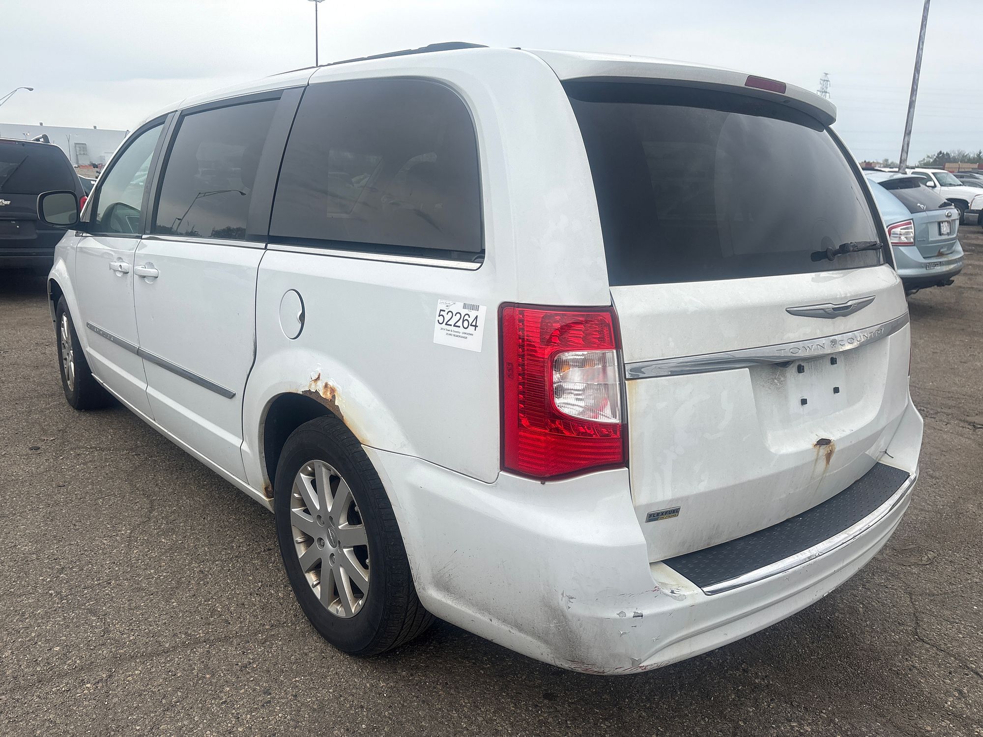 2014 CHRYSLER TOWN COUNTRY - Image 4