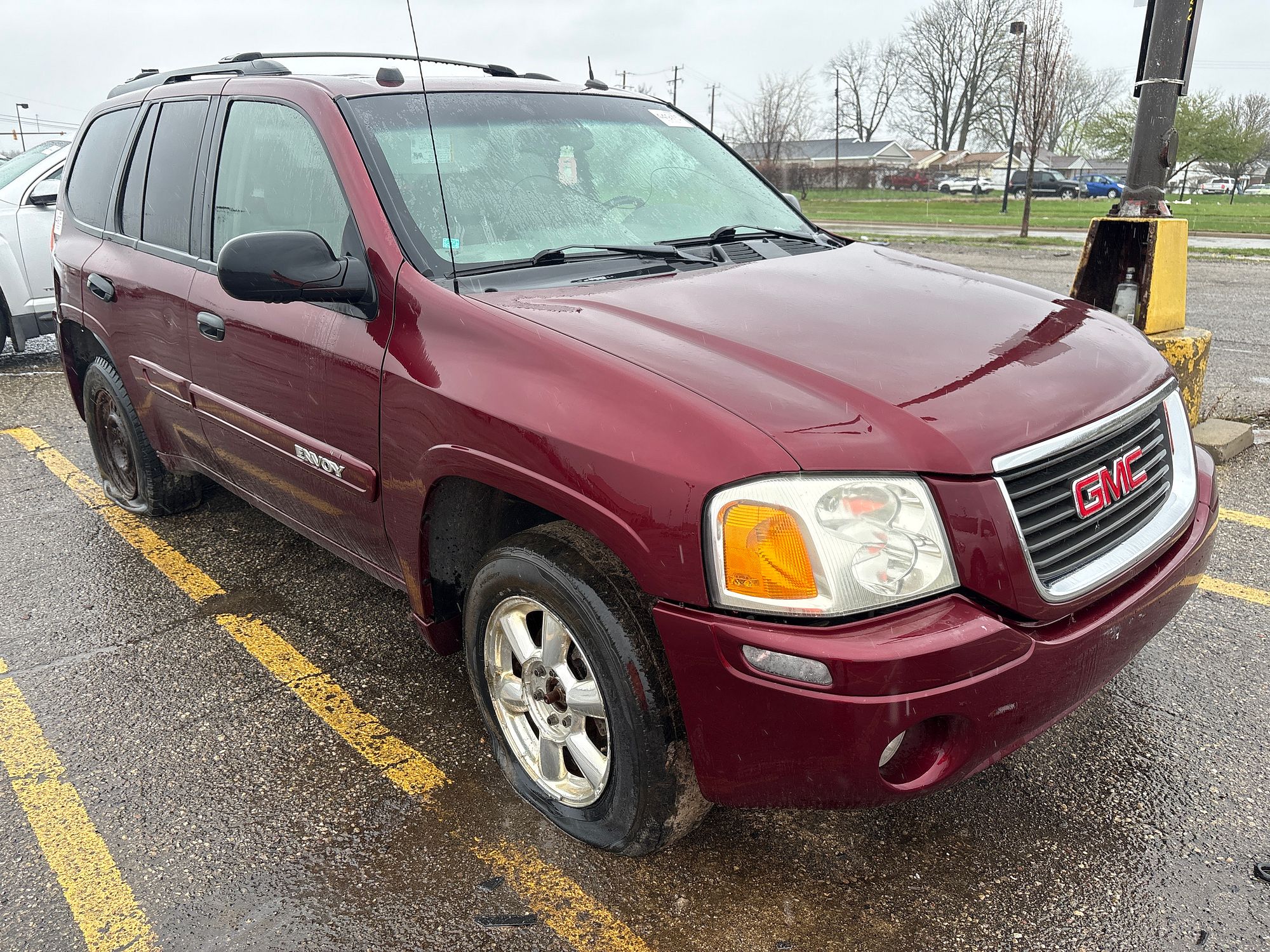 2005 GMC ENVOY - Image 2
