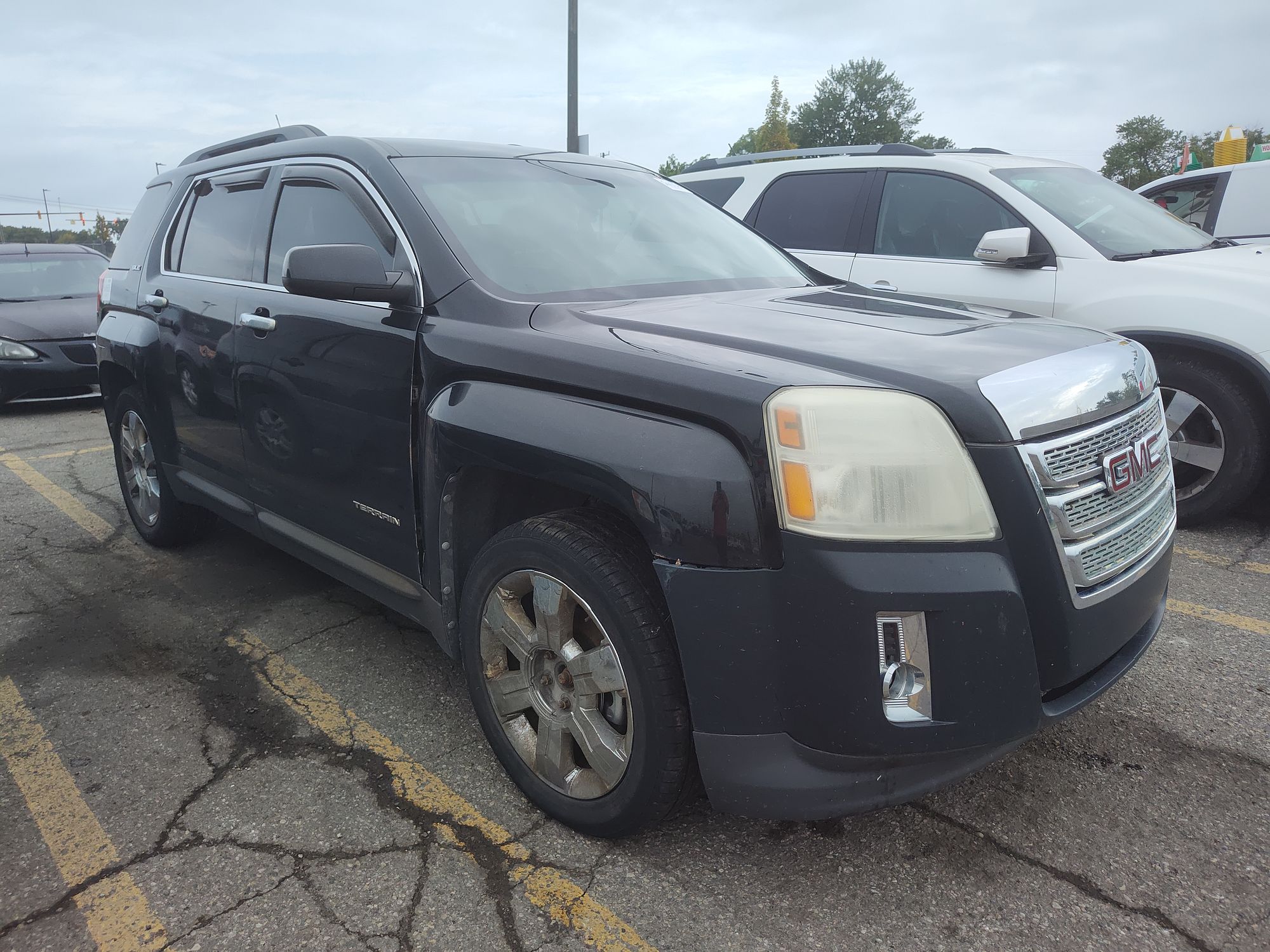 2010 GMC TERRAIN - Image 2