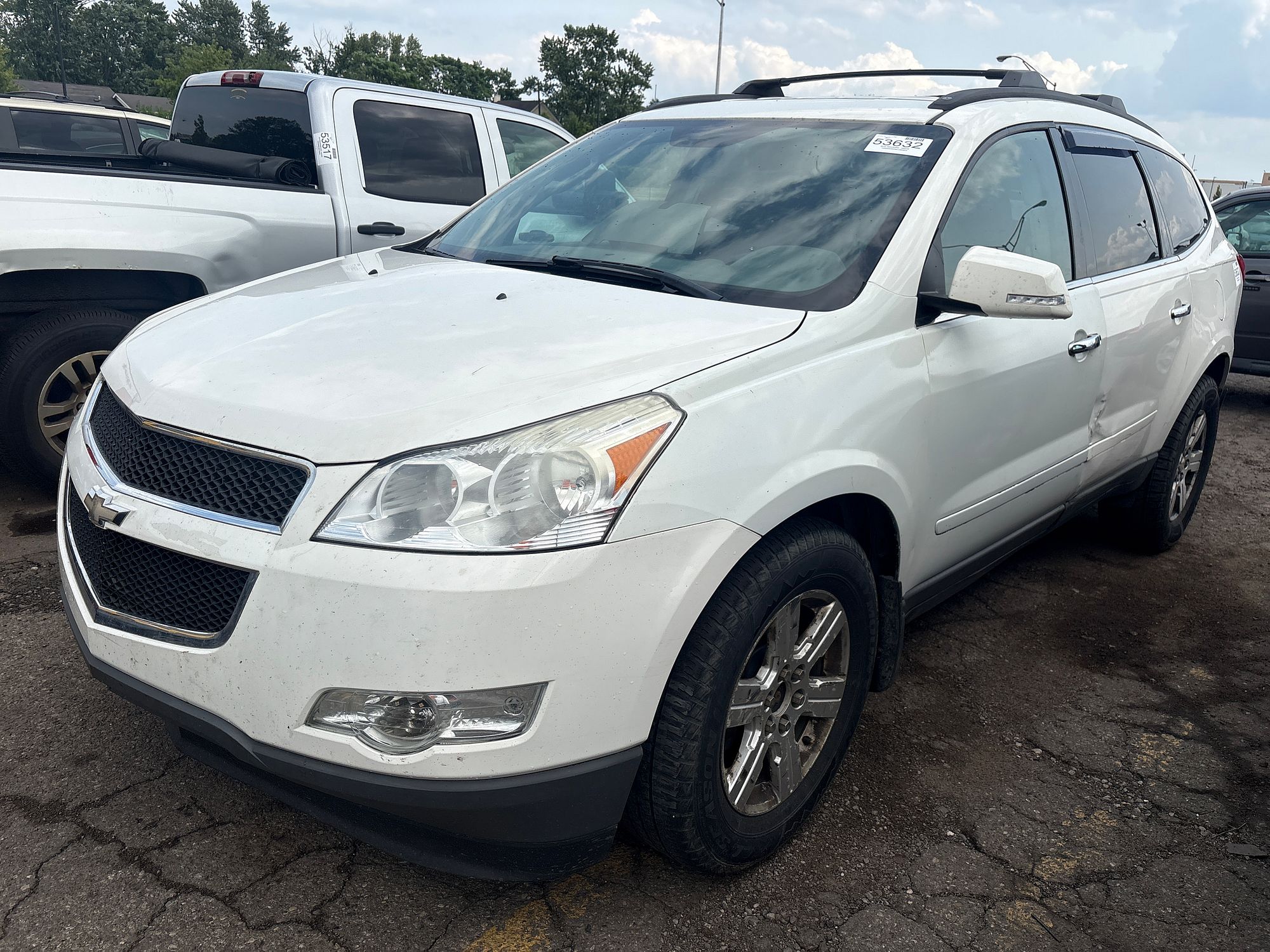 2012 CHEVROLET TRAVERSE - Image 1