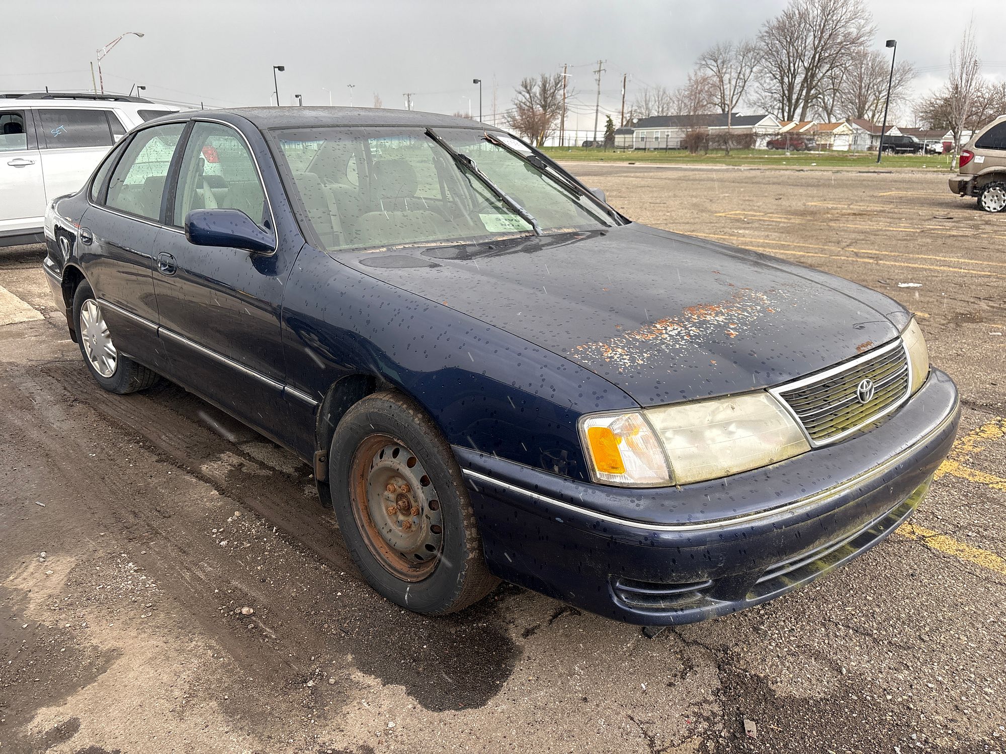 1999 TOYOTA AVALON - Image 2