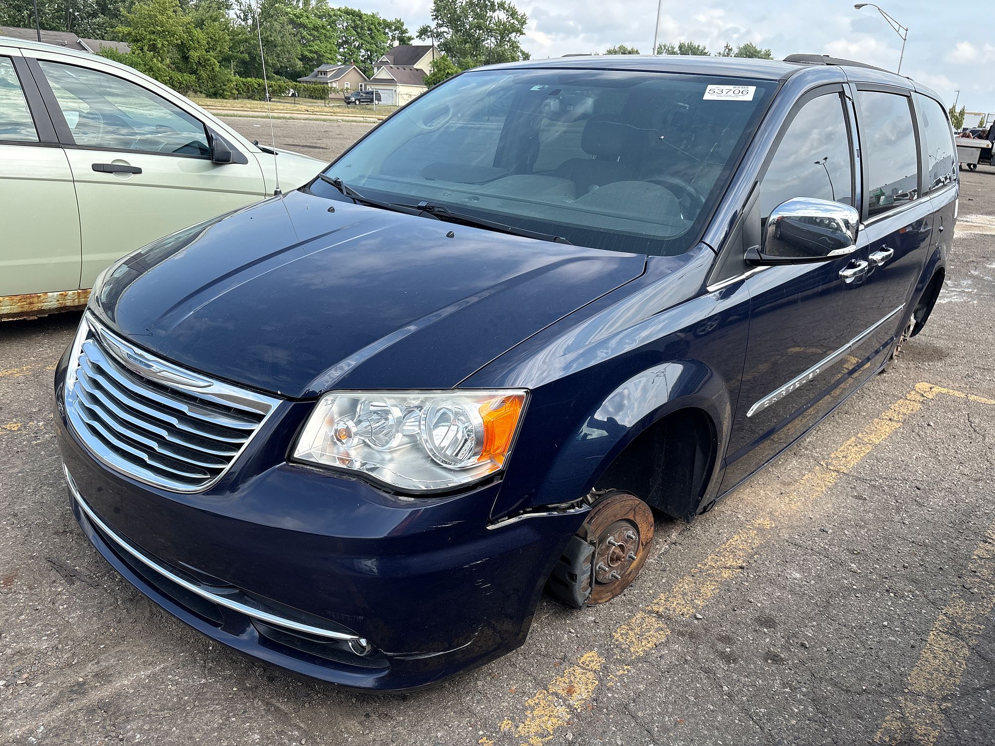 2015 CHRYSLER TOWN COUNTRY - Image 1