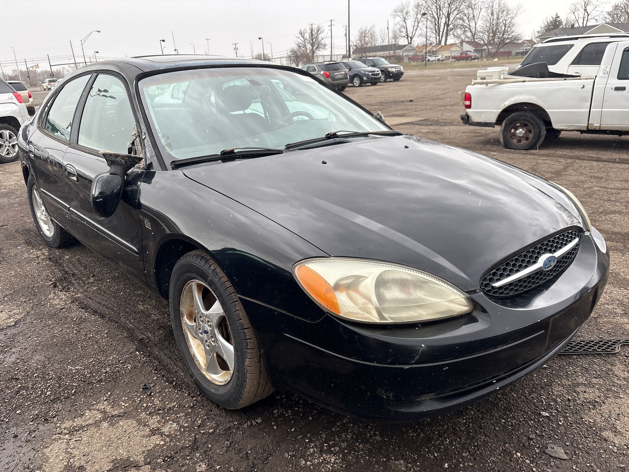2002 FORD TAURUS - Image 2