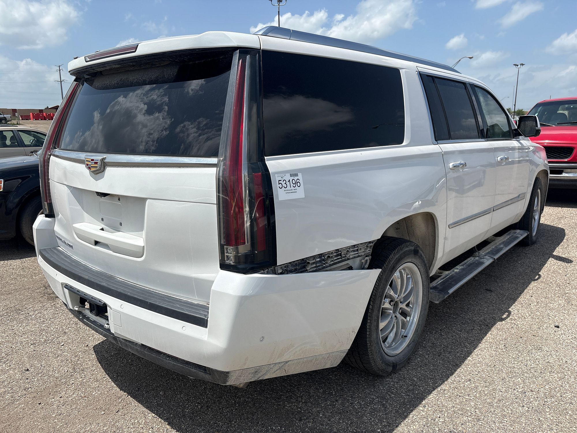 2019 CADILLAC ESCALADE - Image 3