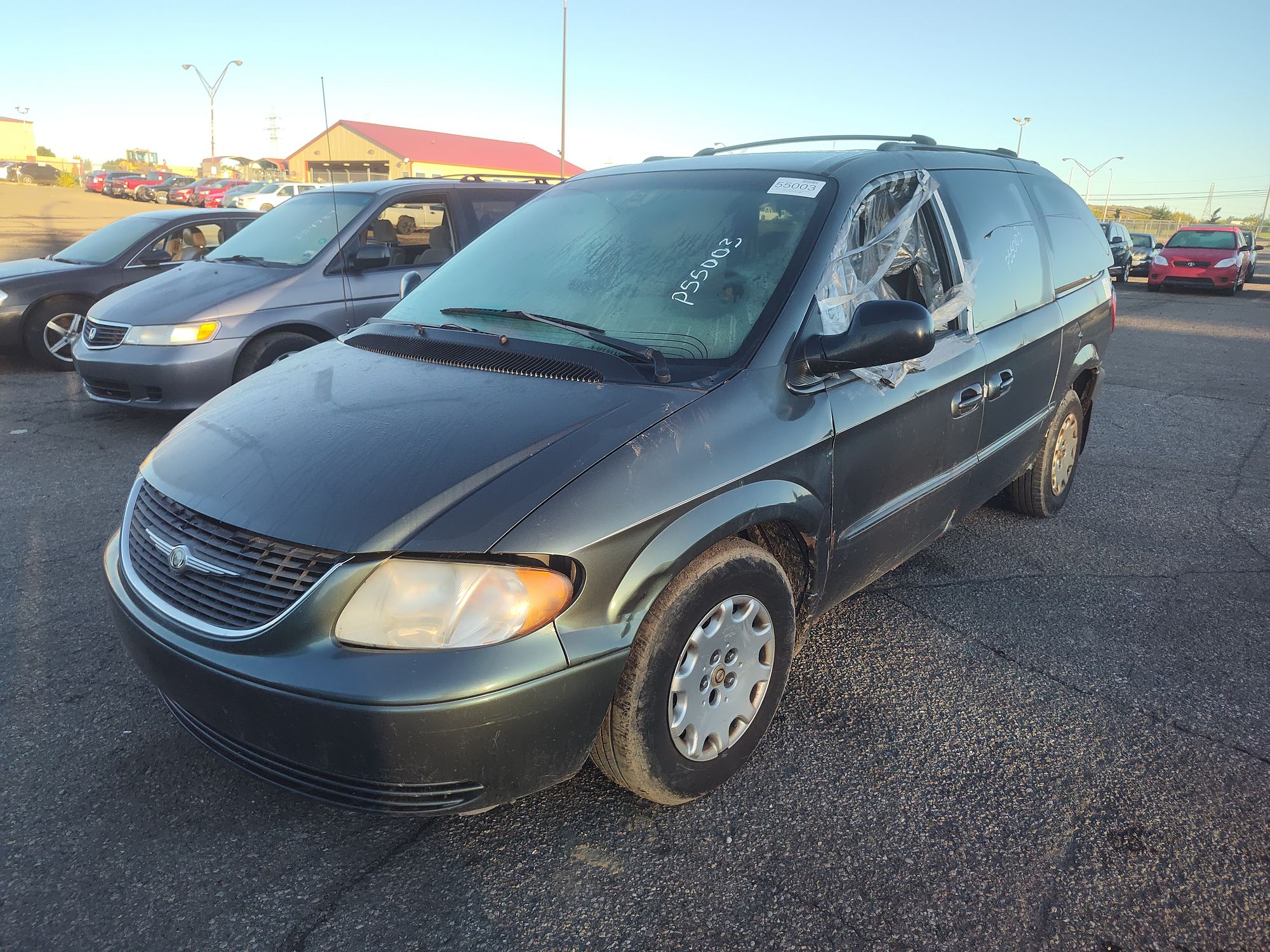 2002 CHRYSLER TOWN COUNTRY - Image 1