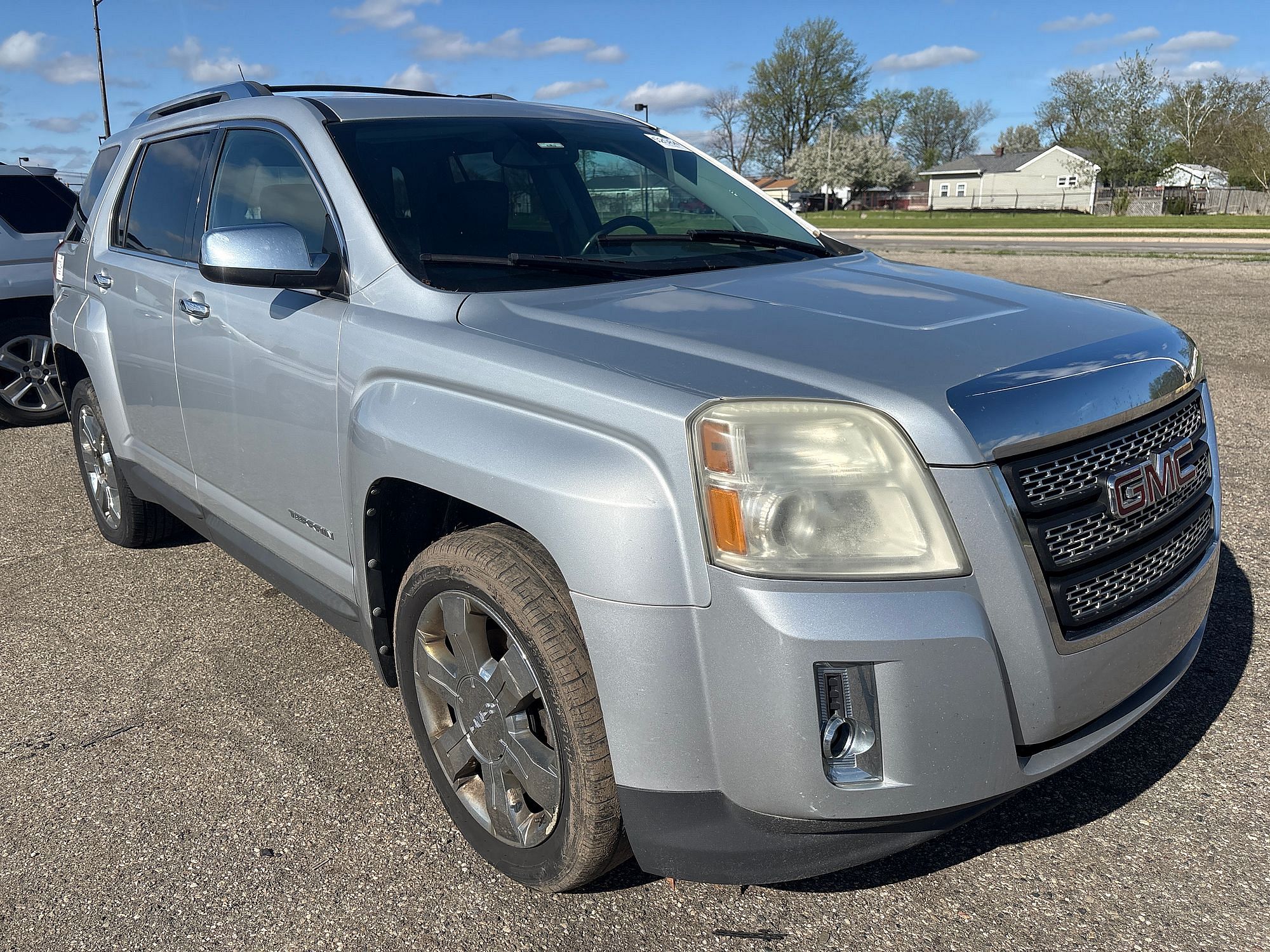 2010 GMC TERRAIN - Image 2