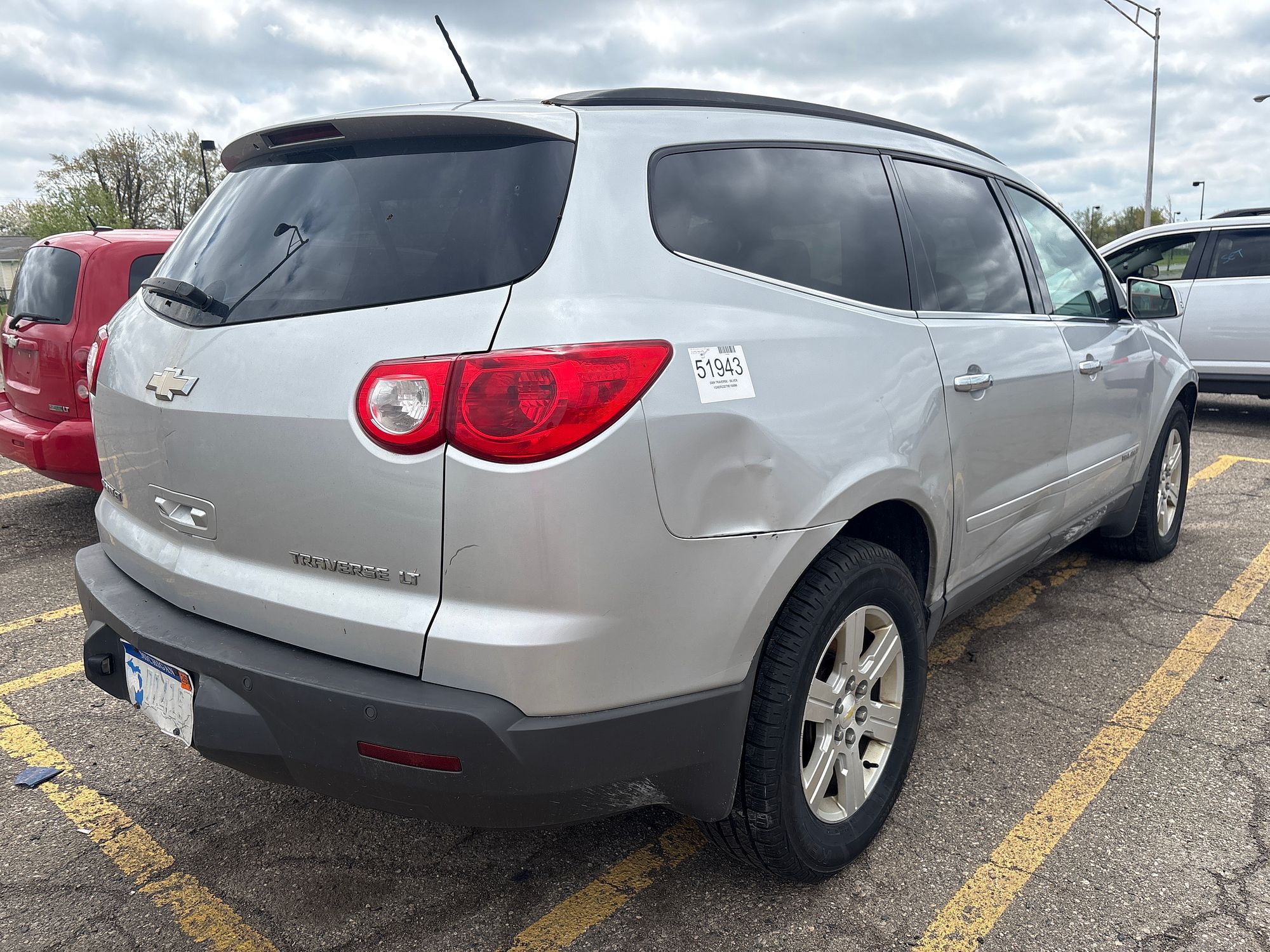 2009 CHEVROLET TRAVERSE - Image 3